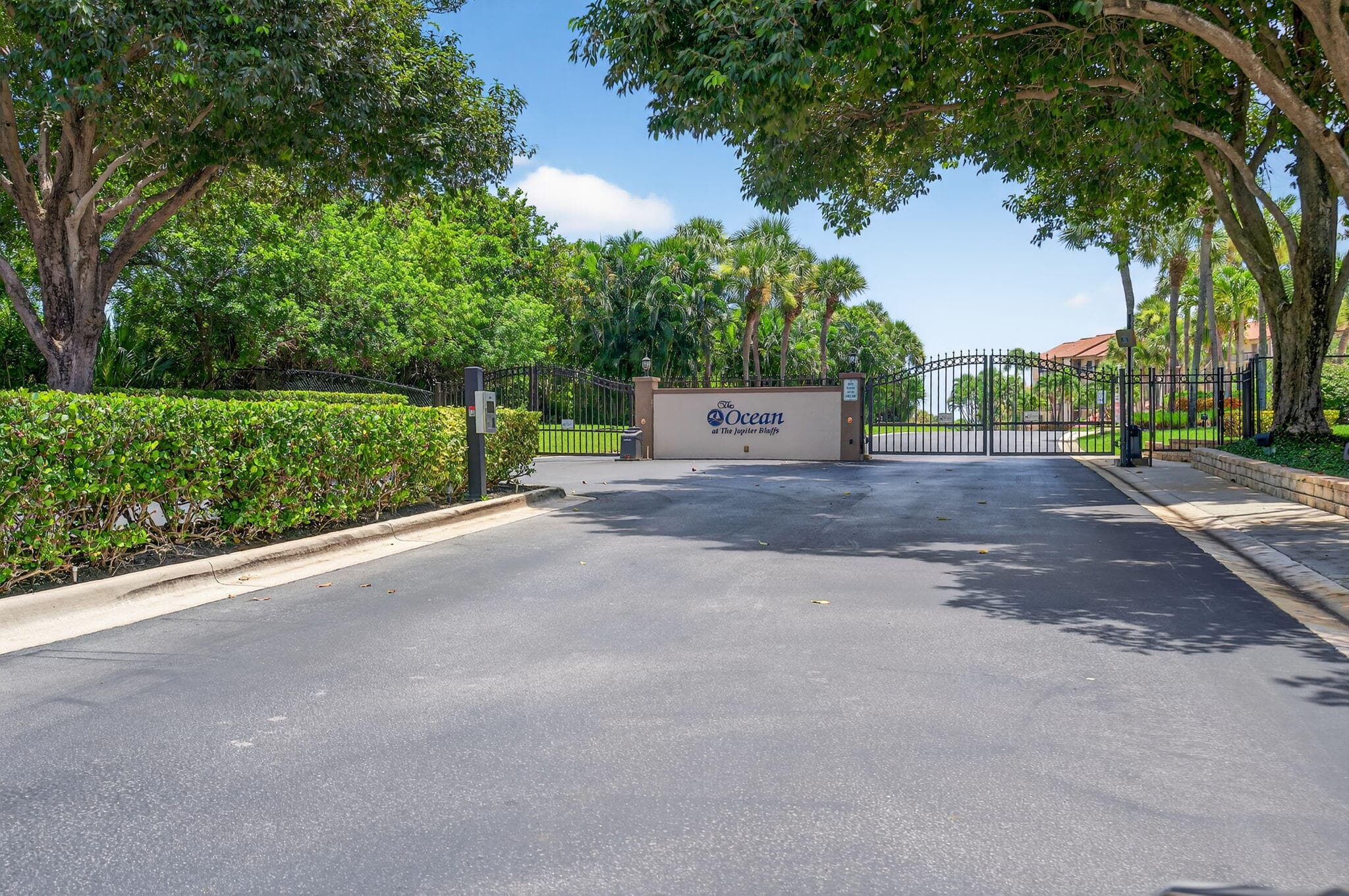 401 Ocean Bluffs Boulevard 205, Jupiter, FL 33477 — photo 2 of 42