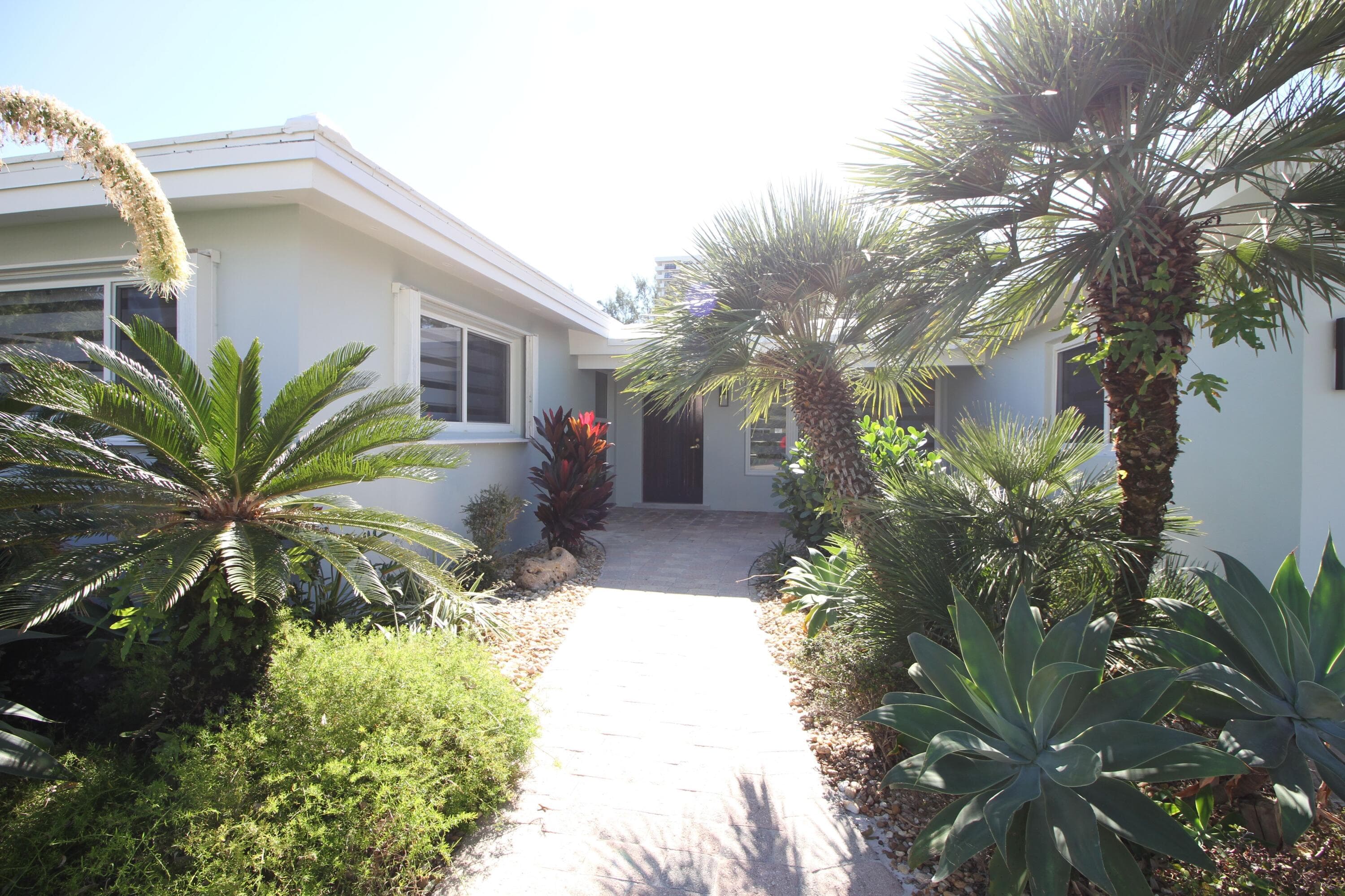 2548 SE 14th Street E 2548 Se 14th St, Pompano Beach, FL 33062 — photo 5 of 131