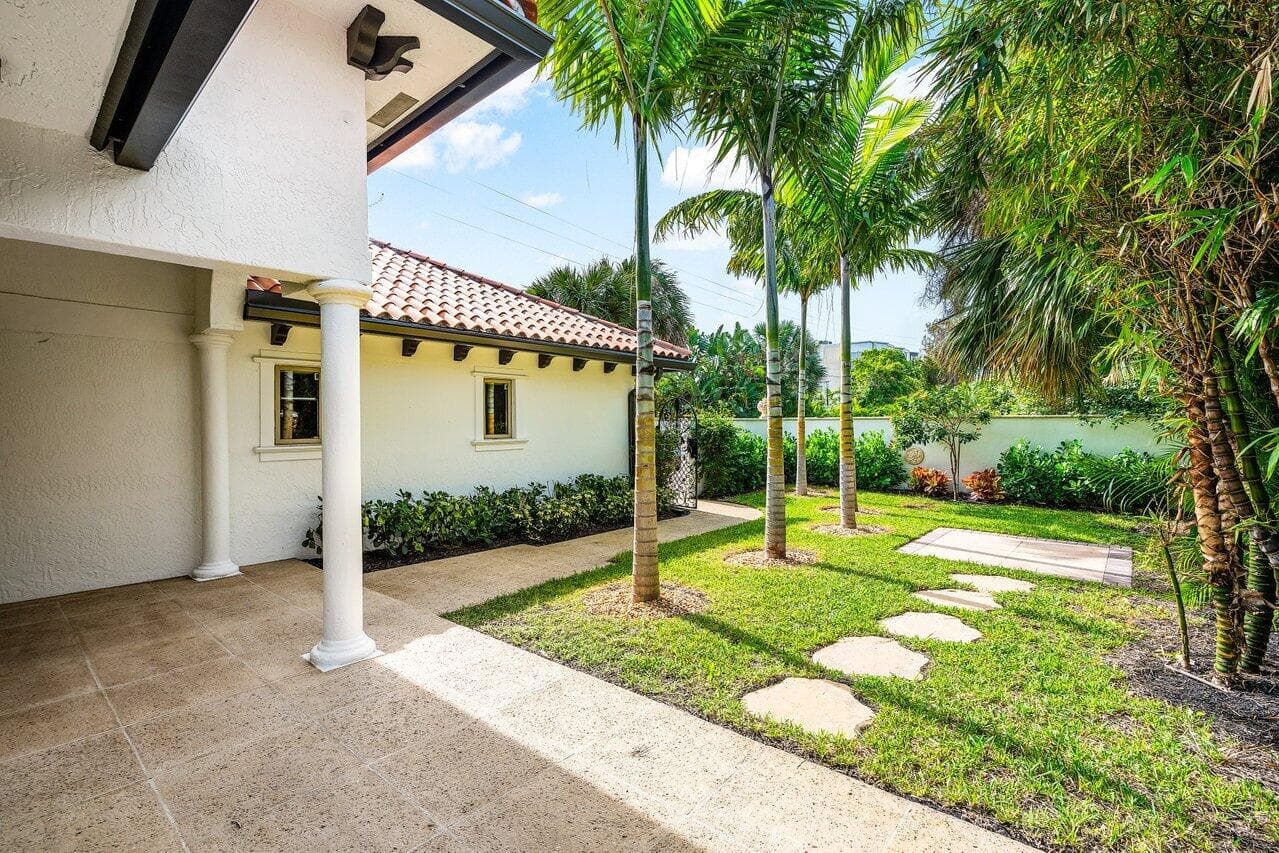 1 S 18th Avenue S, Lake Worth Beach, FL 33460 — photo 8 of 85