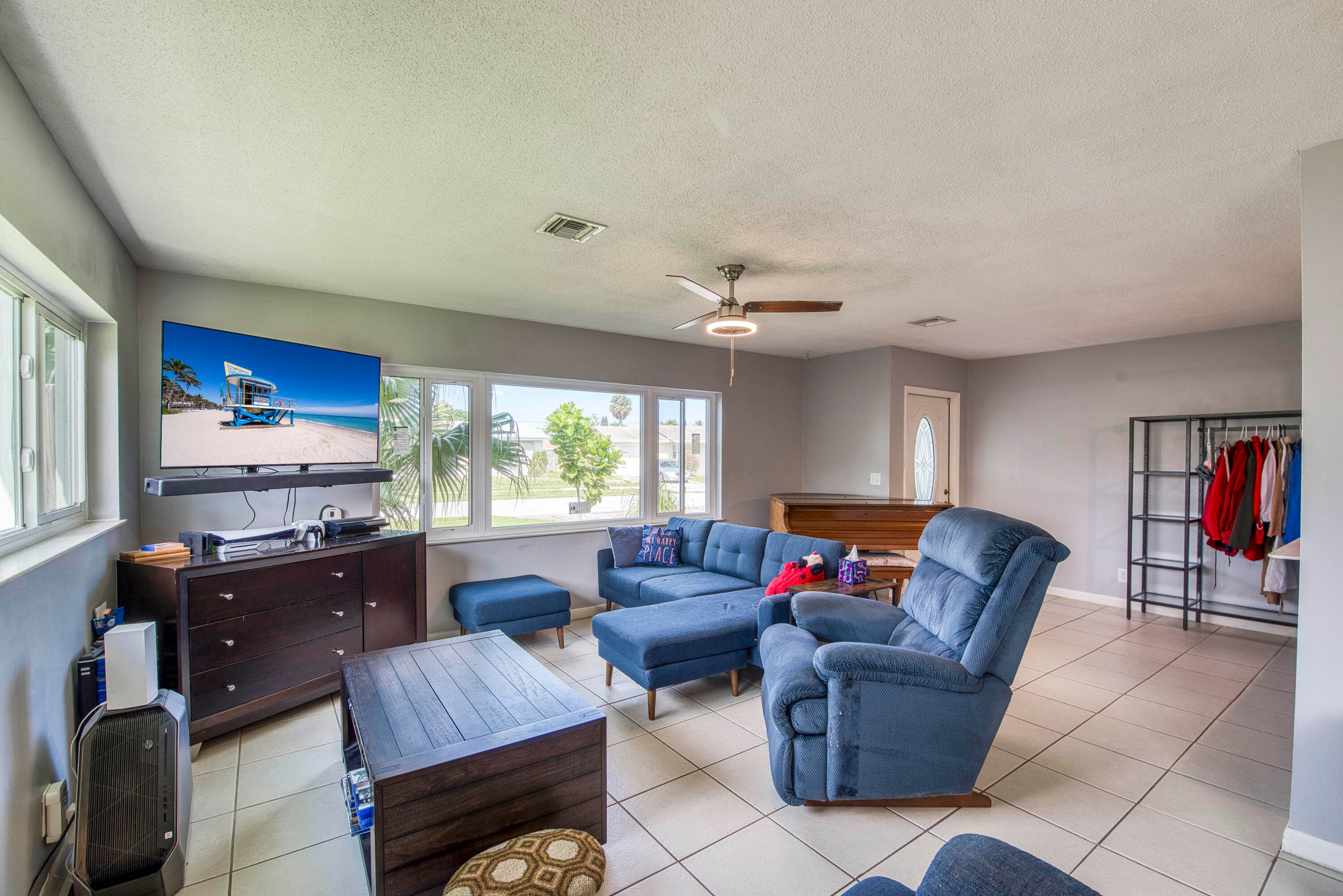 3406 Capri Road, Palm Beach Gardens, FL 33410 — photo 3 of 17