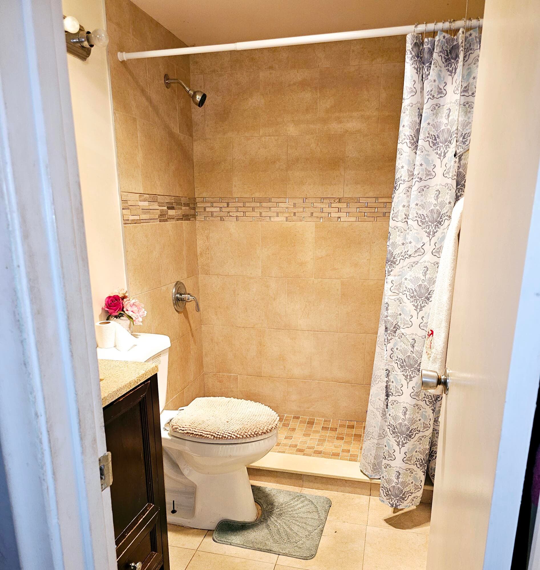 102 Easthampton E, West Palm Beach, FL 33417 — photo 8 of 13