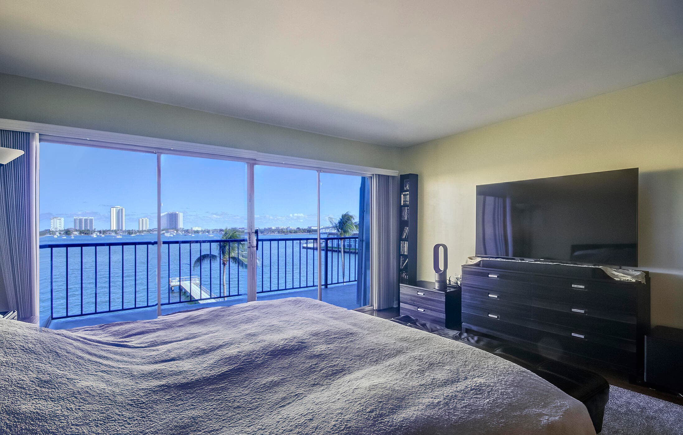 3040 Lake Shore Drive 502, Riviera Beach, FL 33404 — photo 8 of 17