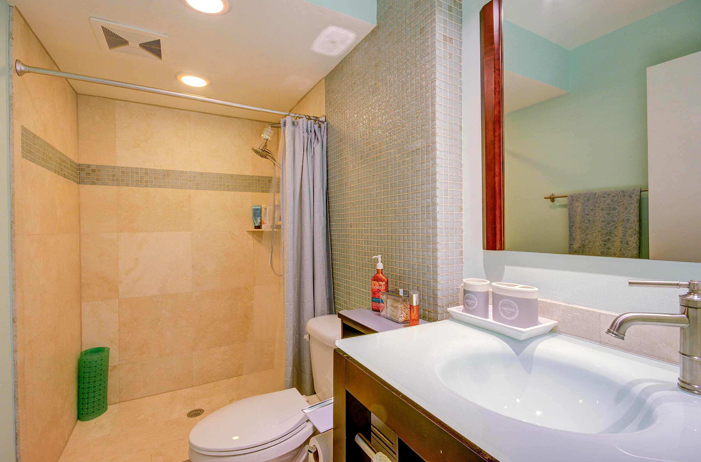 3040 Lake Shore Drive 502, Riviera Beach, FL 33404 — photo 10 of 17