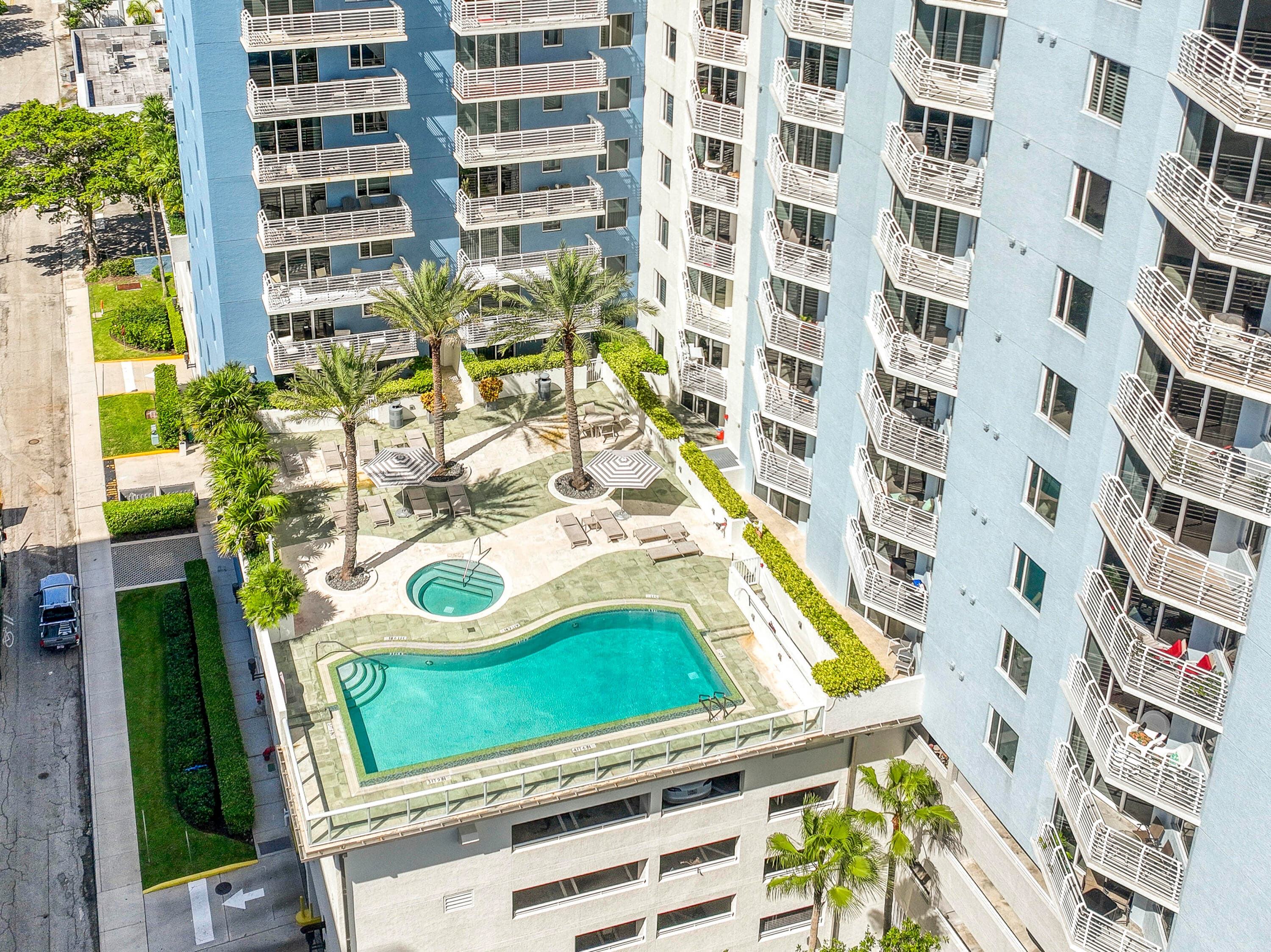 1551 N Flagler Drive Ph8, West Palm Beach, FL 33401 — photo 3 of 40