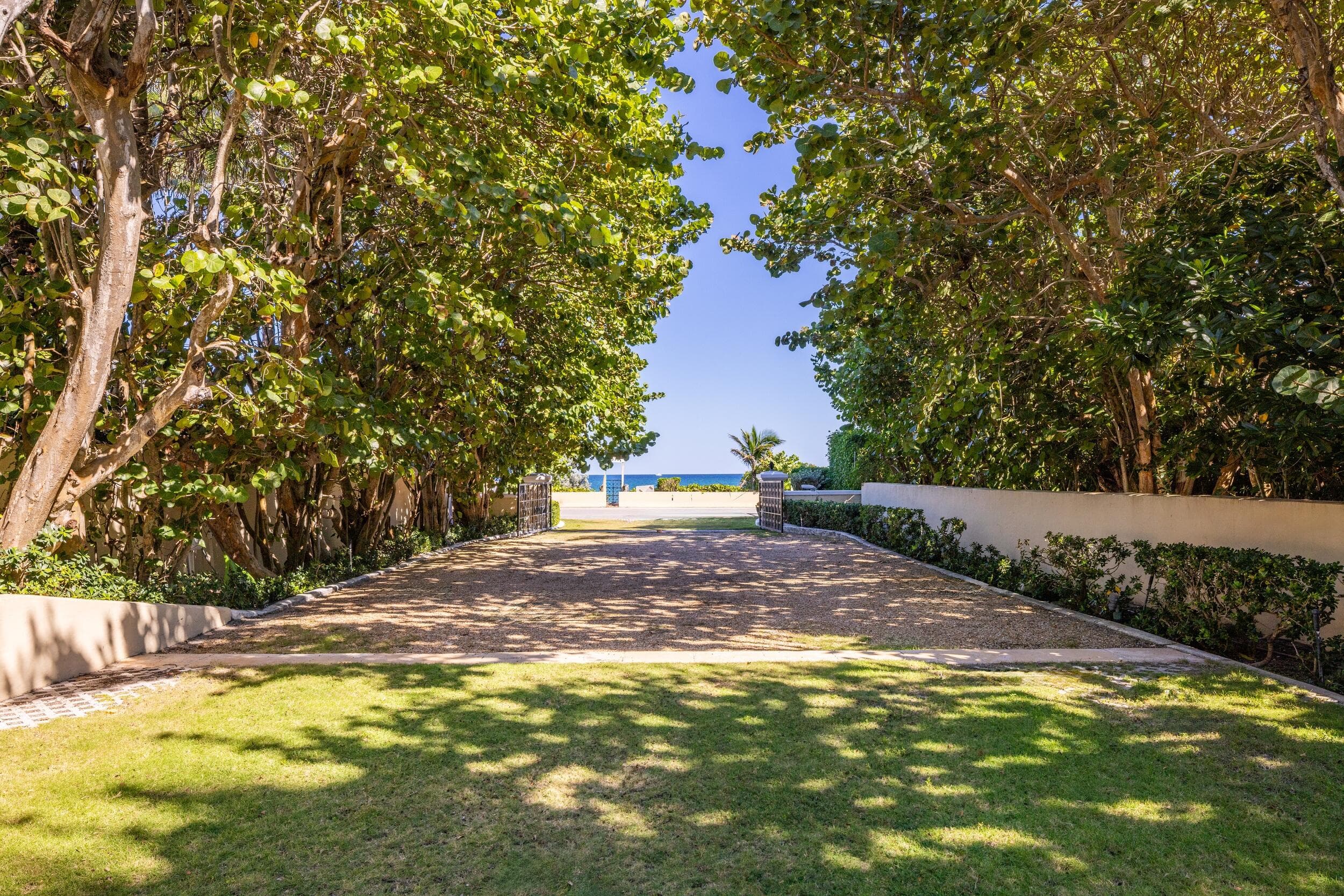 1550 S Ocean Boulevard, Palm Beach, FL 33480 — photo 4 of 24