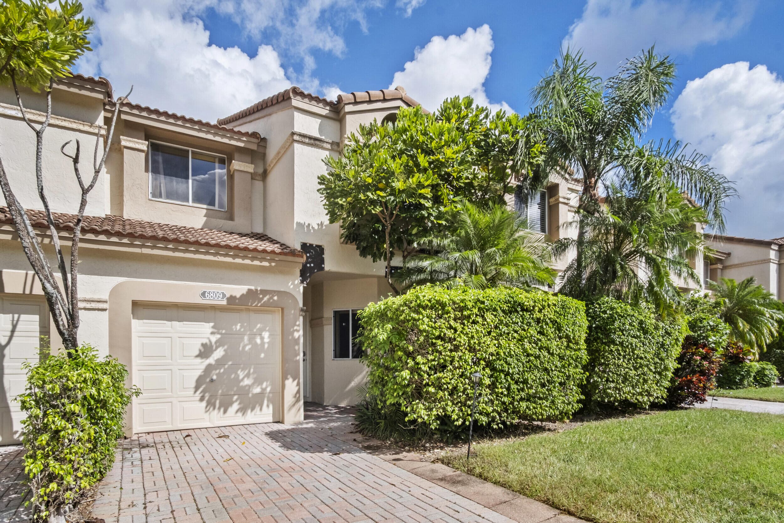 6809 Via Regina, Boca Raton, FL 33433 — photo 1 of 40
