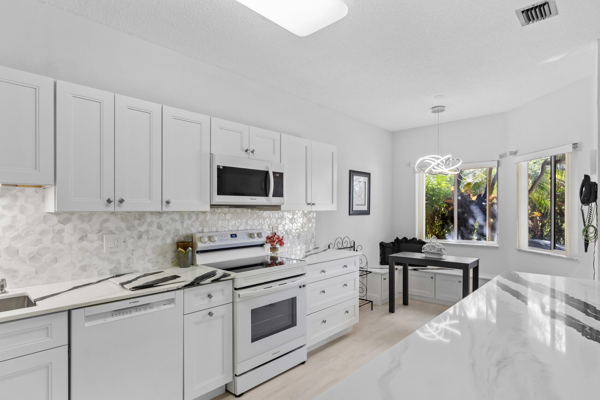 6809 Via Regina, Boca Raton, FL 33433 — photo 6 of 40
