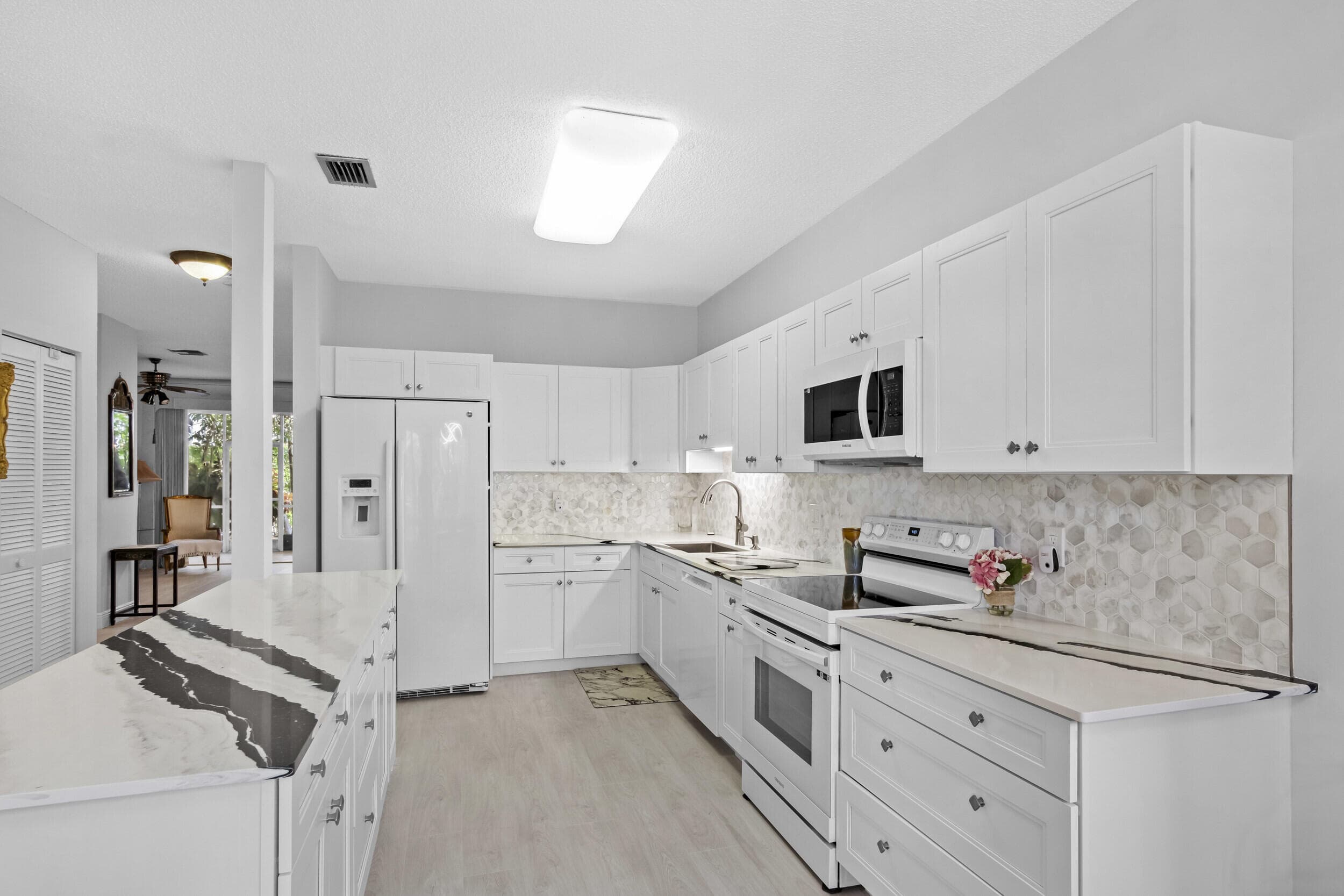 6809 Via Regina, Boca Raton, FL 33433 — photo 7 of 40