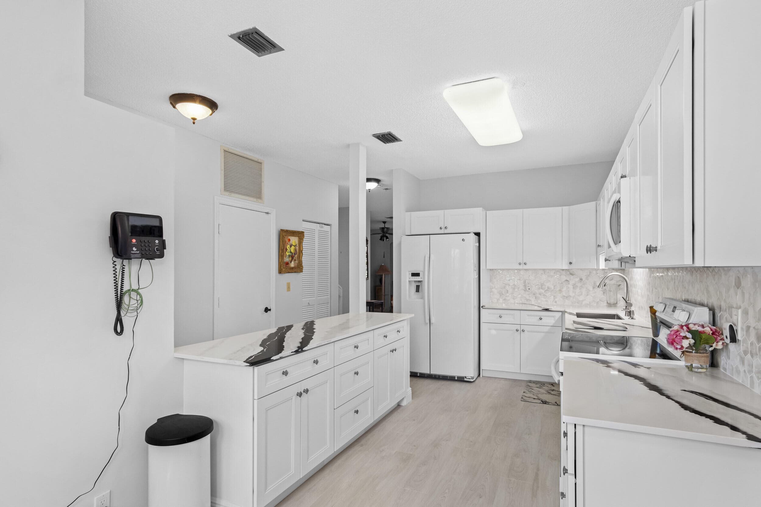 6809 Via Regina, Boca Raton, FL 33433 — photo 8 of 40