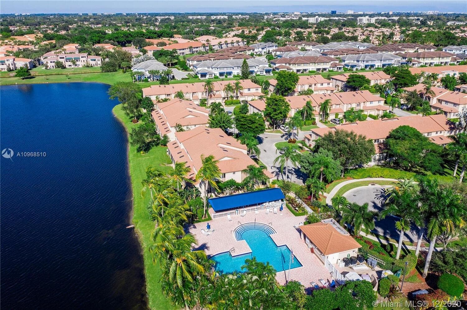 6809 Via Regina, Boca Raton, FL 33433 — photo 2 of 40