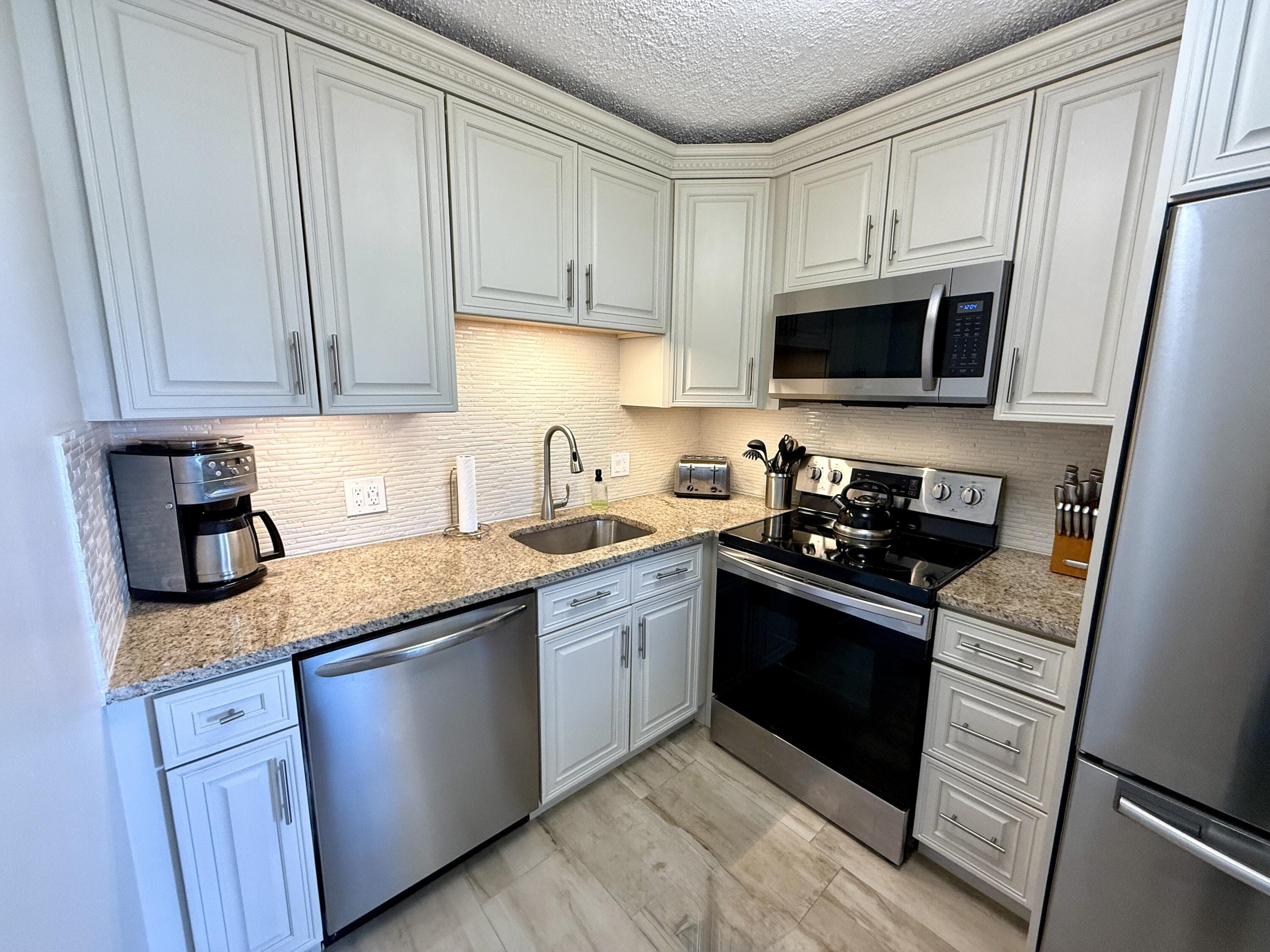 359 Oakridge T, Deerfield Beach, FL 33442 — photo 2 of 70