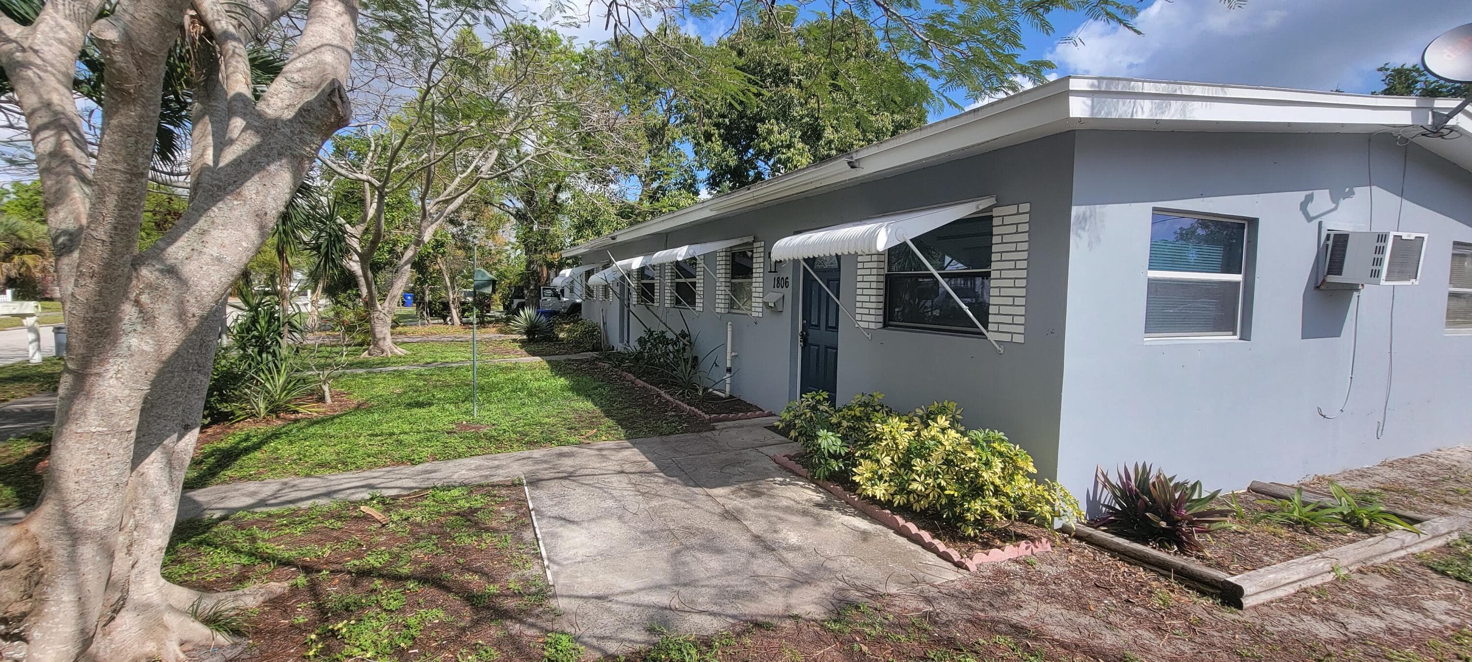 1806 22nd Avenue, Vero Beach, FL 32960 — photo 1 of 8