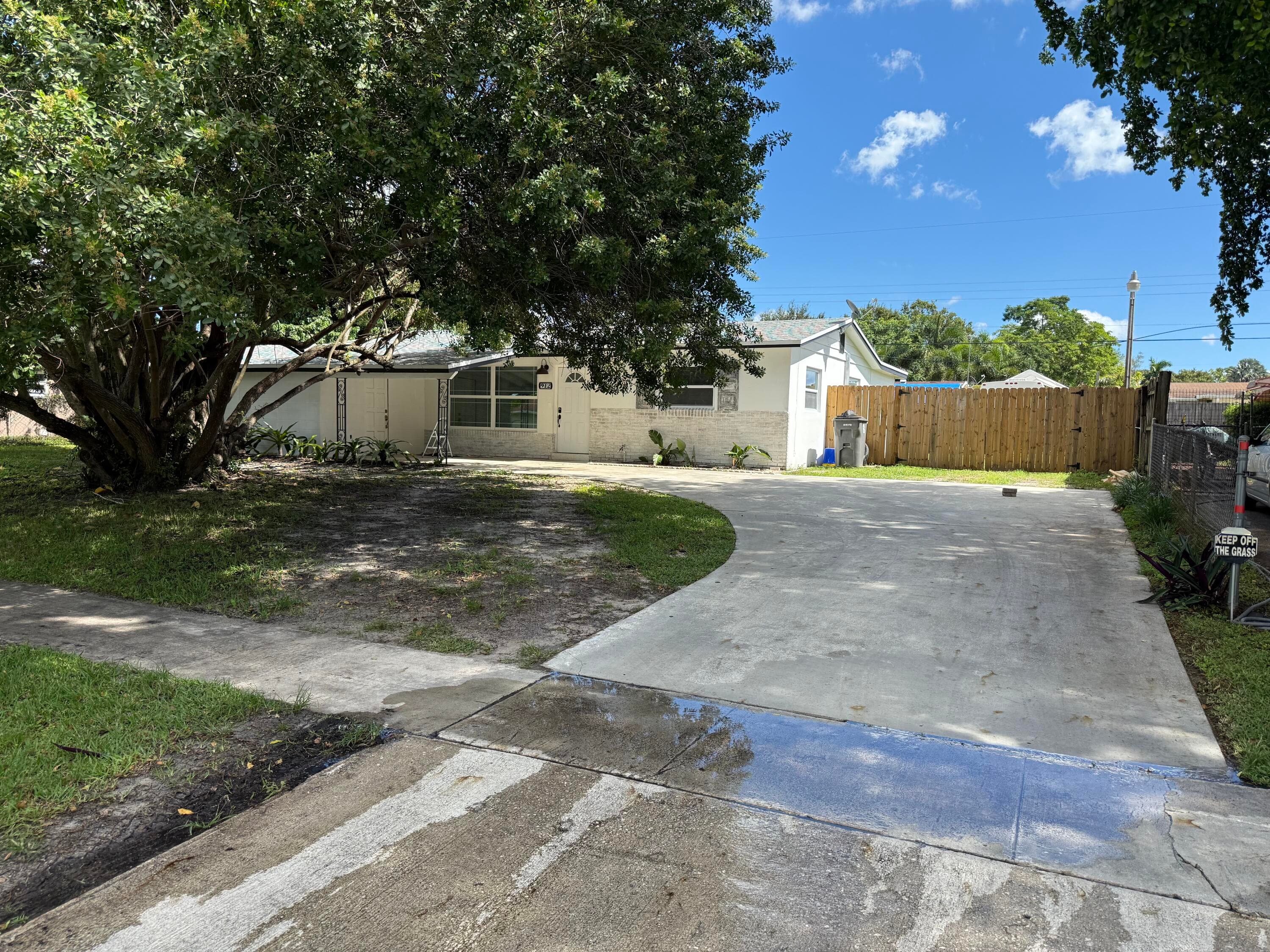 912 W Montego Drive, West Palm Beach, FL 33415 — photo 1 of 1