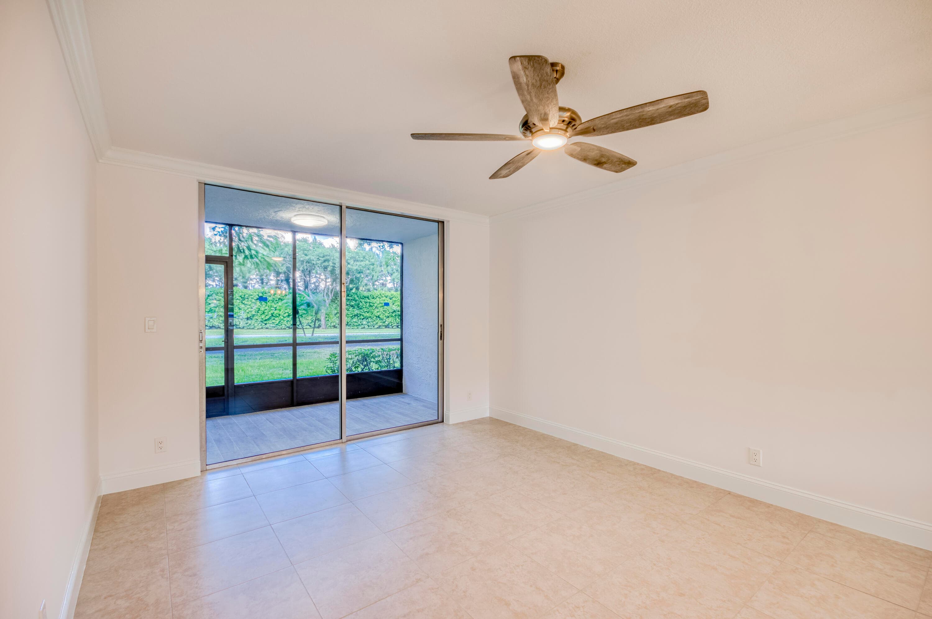 6865 Huntington Lane 105, Delray Beach, FL 33446 — photo 8 of 39