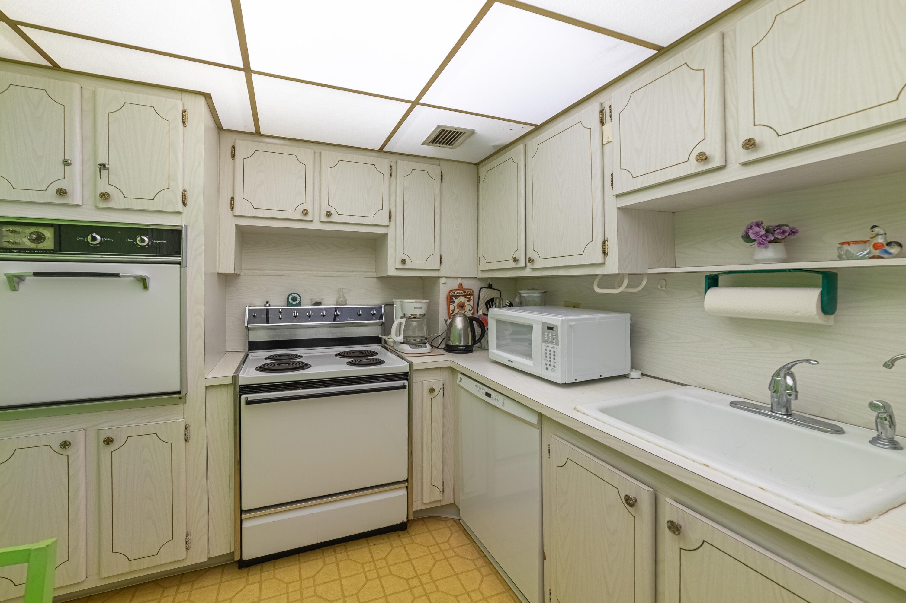 3450 S Ocean Boulevard 206, Palm Beach, FL 33480 — photo 11 of 16