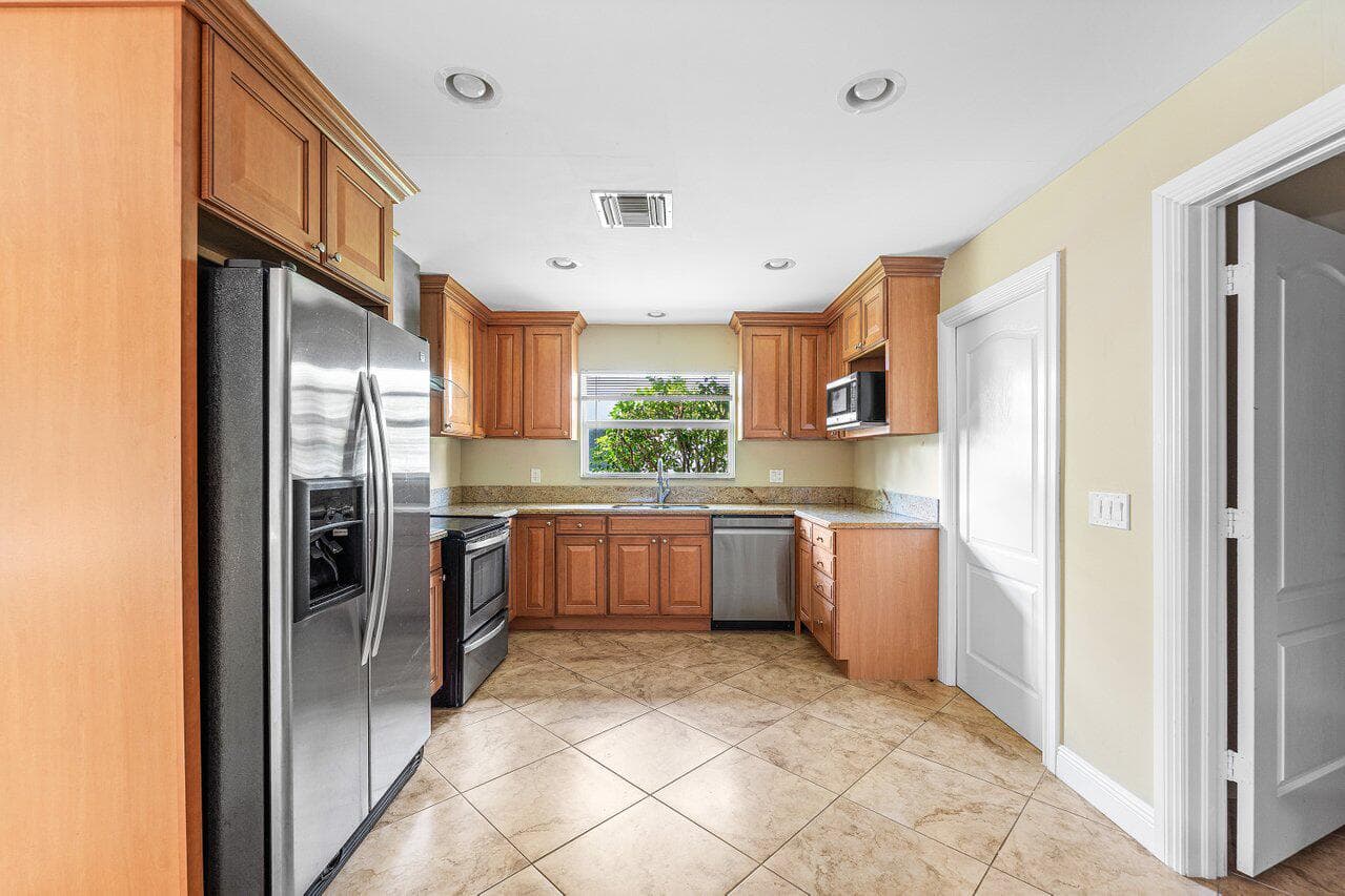 4572 White Cedar Lane, Delray Beach, FL 33445 — photo 15 of 55
