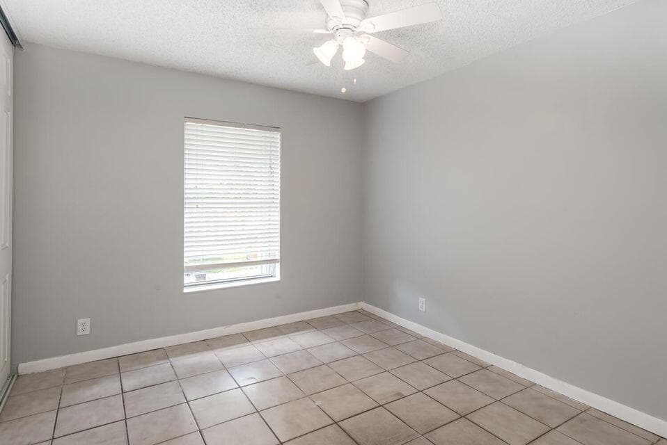 5692 SW Stonington Way SW 5692, Lake Worth, FL 33463 — photo 6 of 8