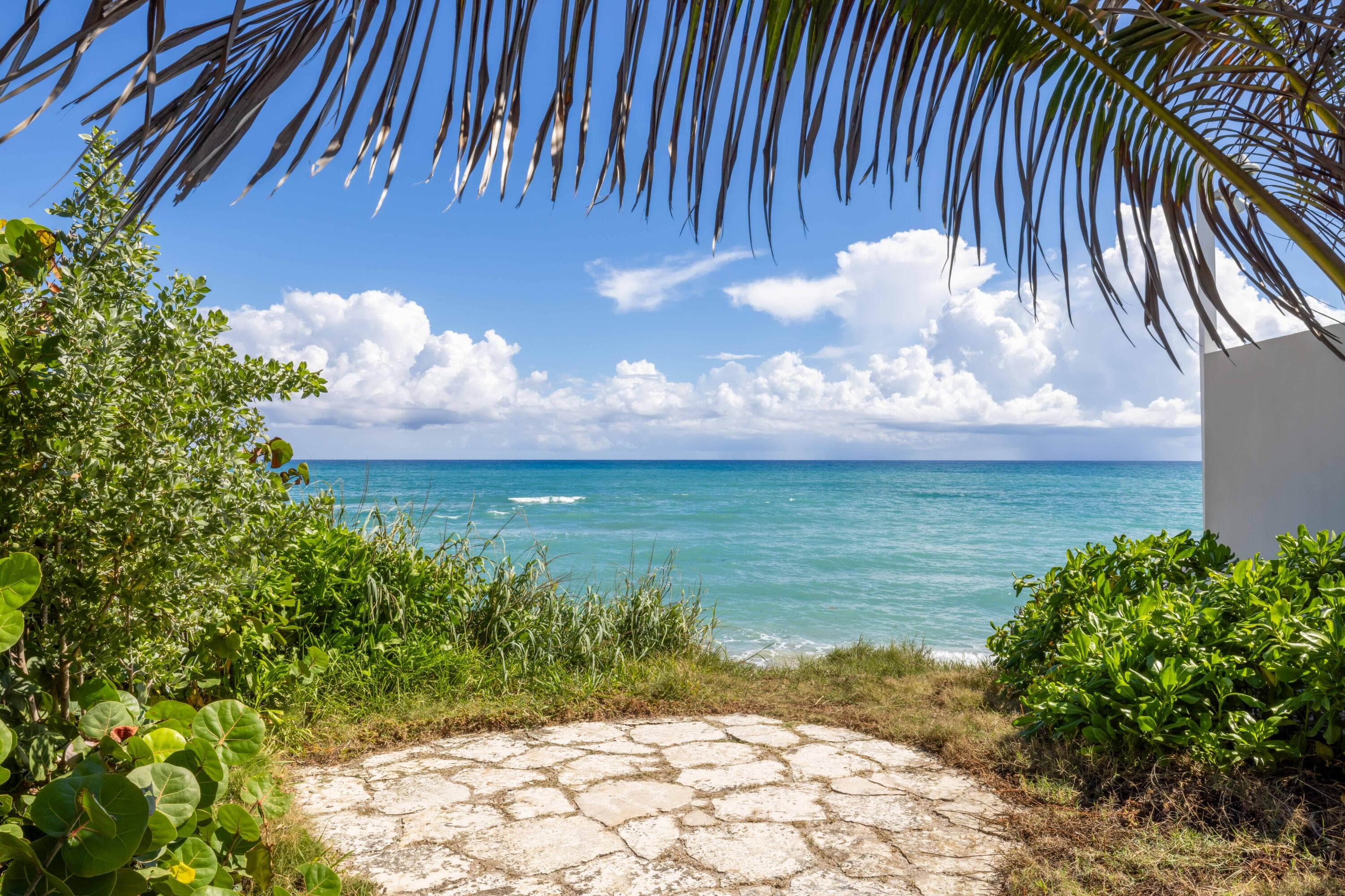 1048 S Ocean Boulevard, Palm Beach, FL 33480 — photo 4 of 19