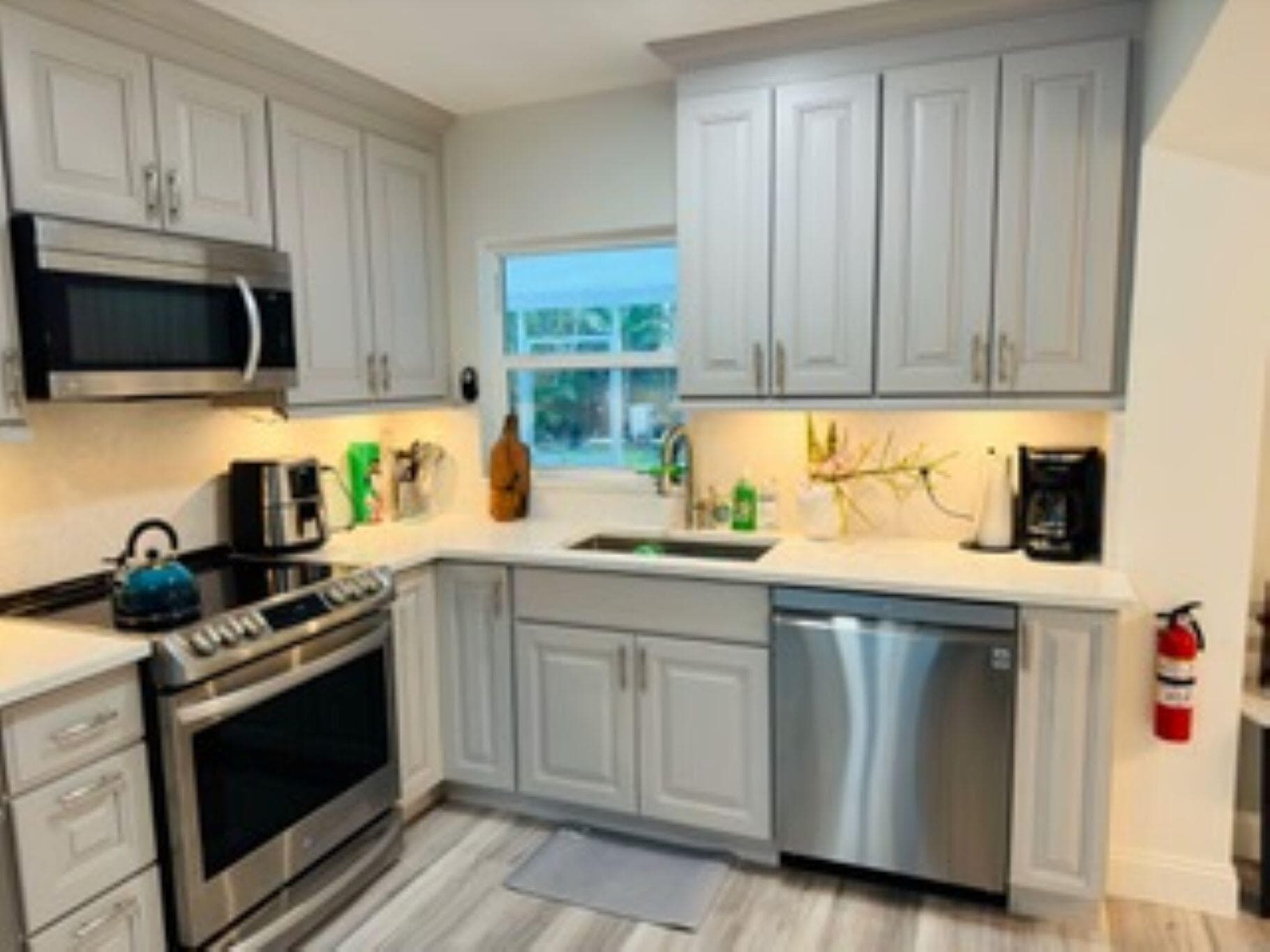 200 NE 56th Street 200, Oakland Park, FL 33334 — photo 1 of 34