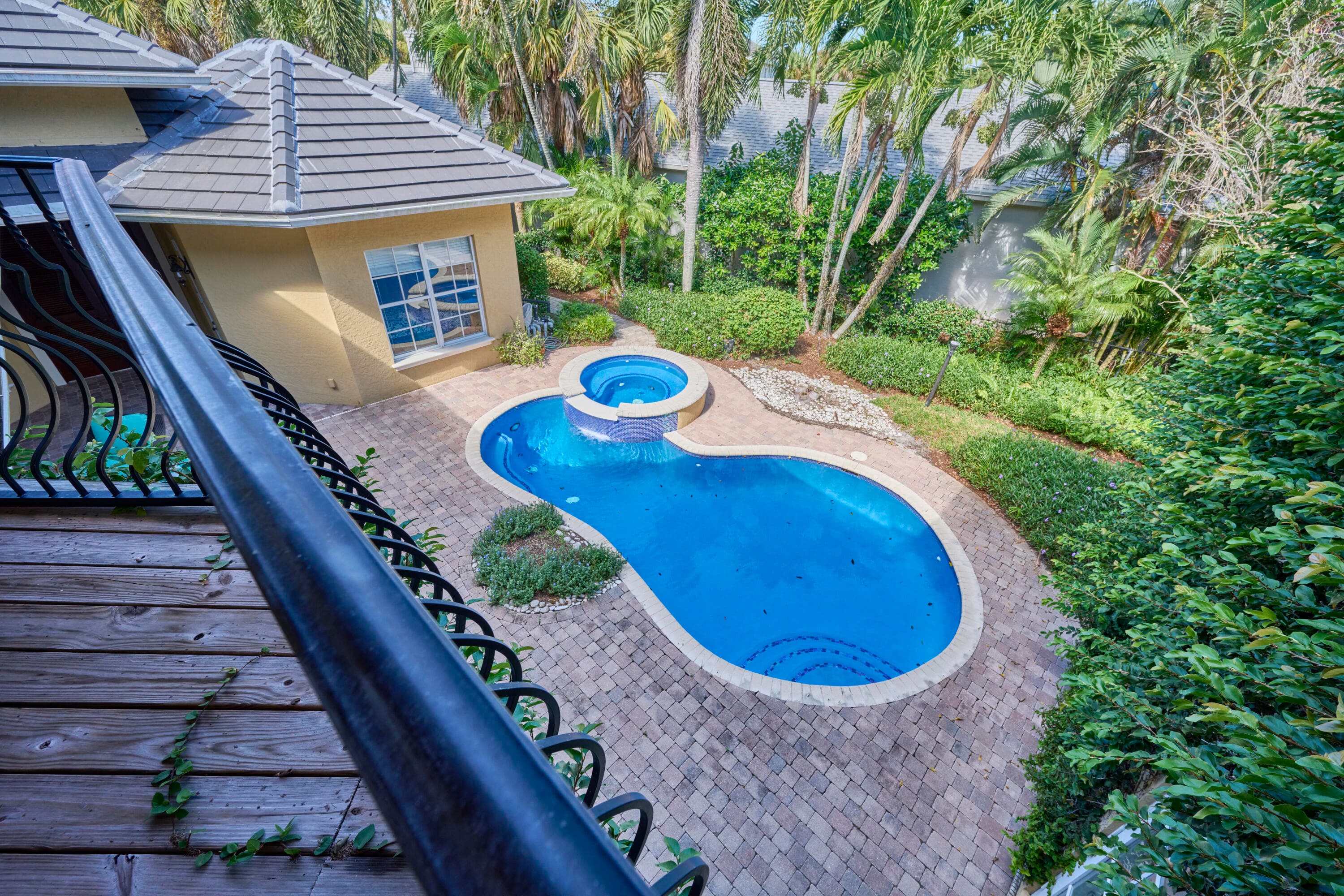 601 Bridgewater Lane SW, Vero Beach, FL 32962 — photo 2 of 47