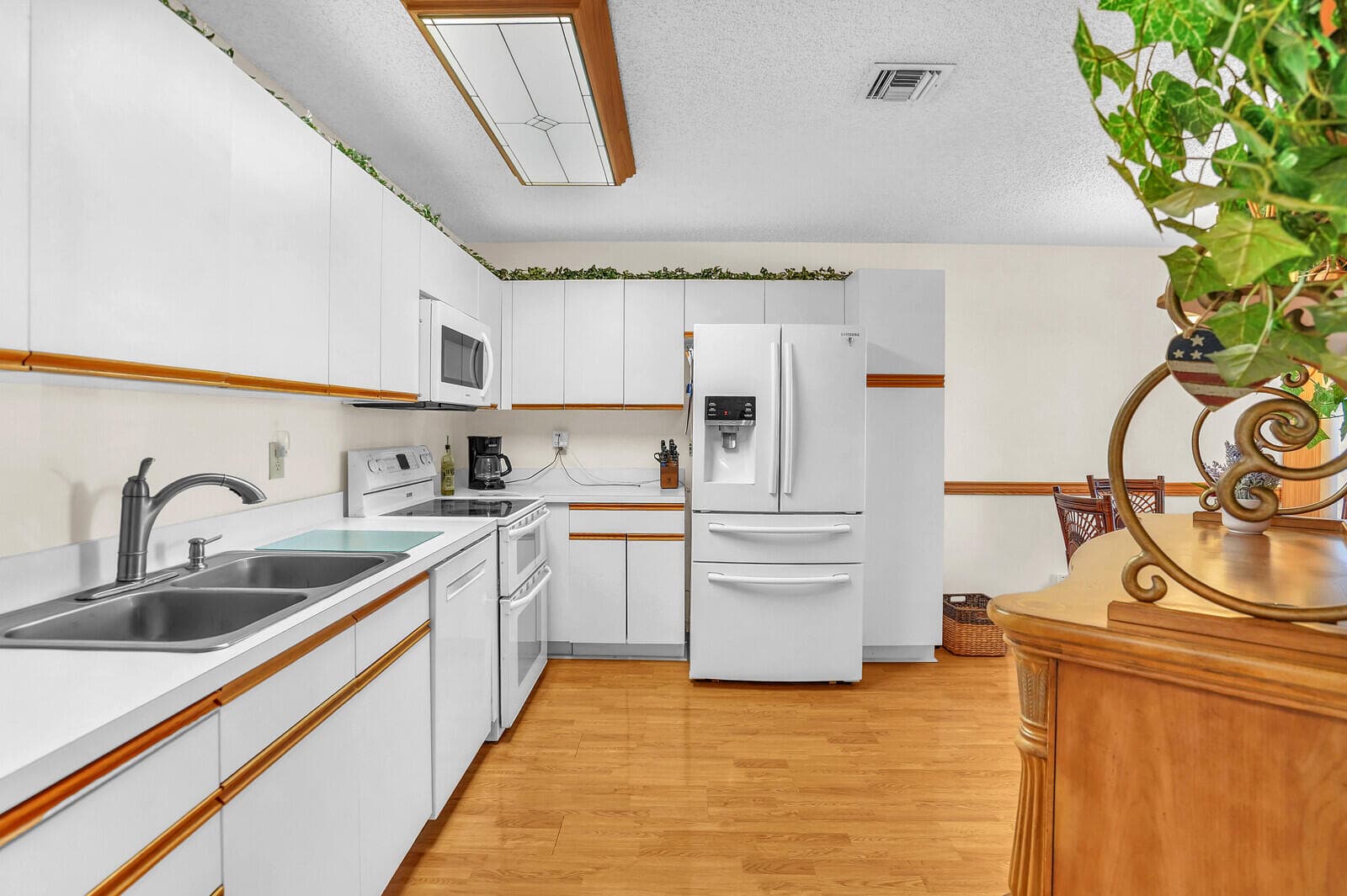 117 Sunshine Boulevard, Royal Palm Beach, FL 33411 — photo 4 of 26