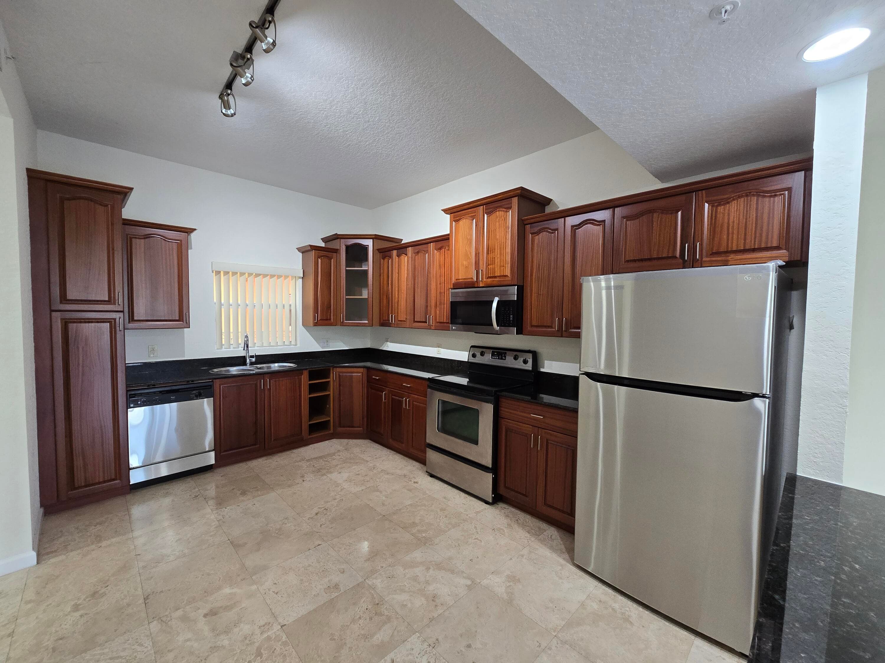 1640 Presidential Way 403, West Palm Beach, FL 33401 — photo 23 of 69