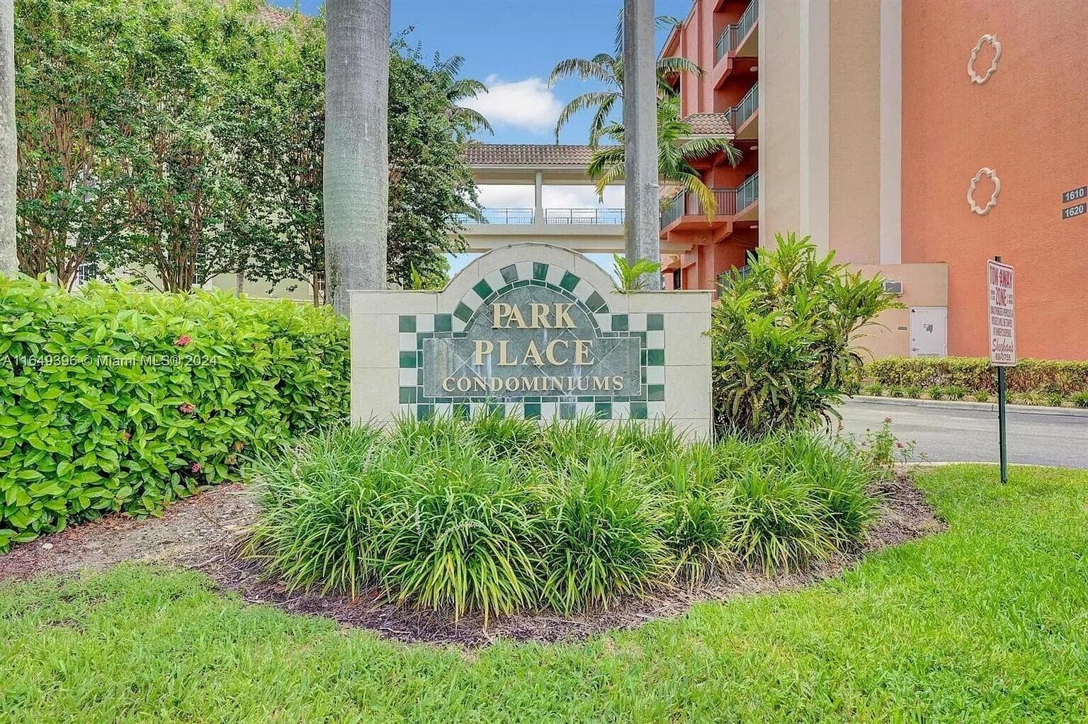 1640 Presidential Way 403, West Palm Beach, FL 33401 — photo 2 of 69