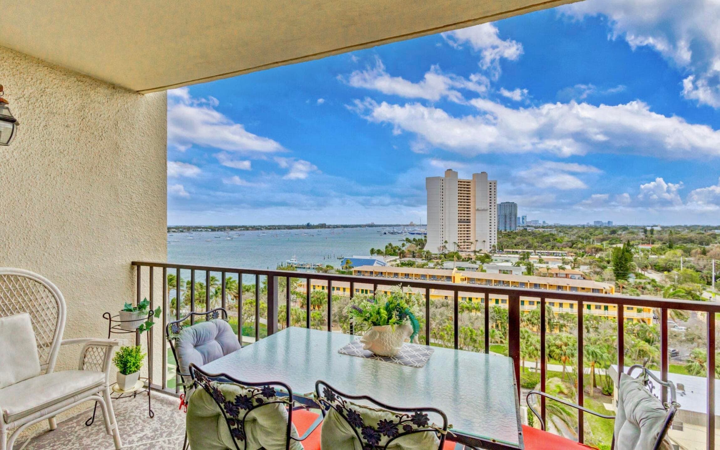 5600 N Flagler Drive 1004, West Palm Beach, FL 33407 — photo 1 of 1