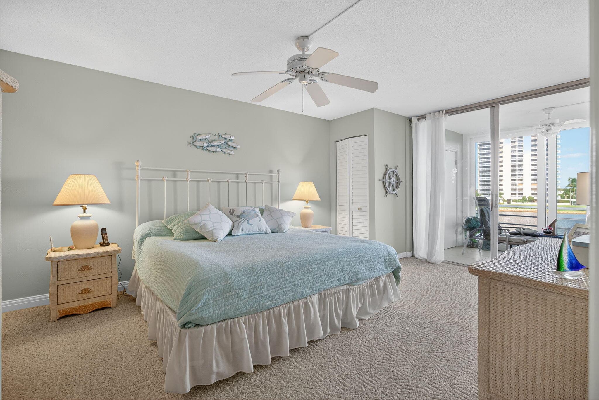 36 Yacht Club Drive 307, North Palm Beach, FL 33408 — photo 12 of 40