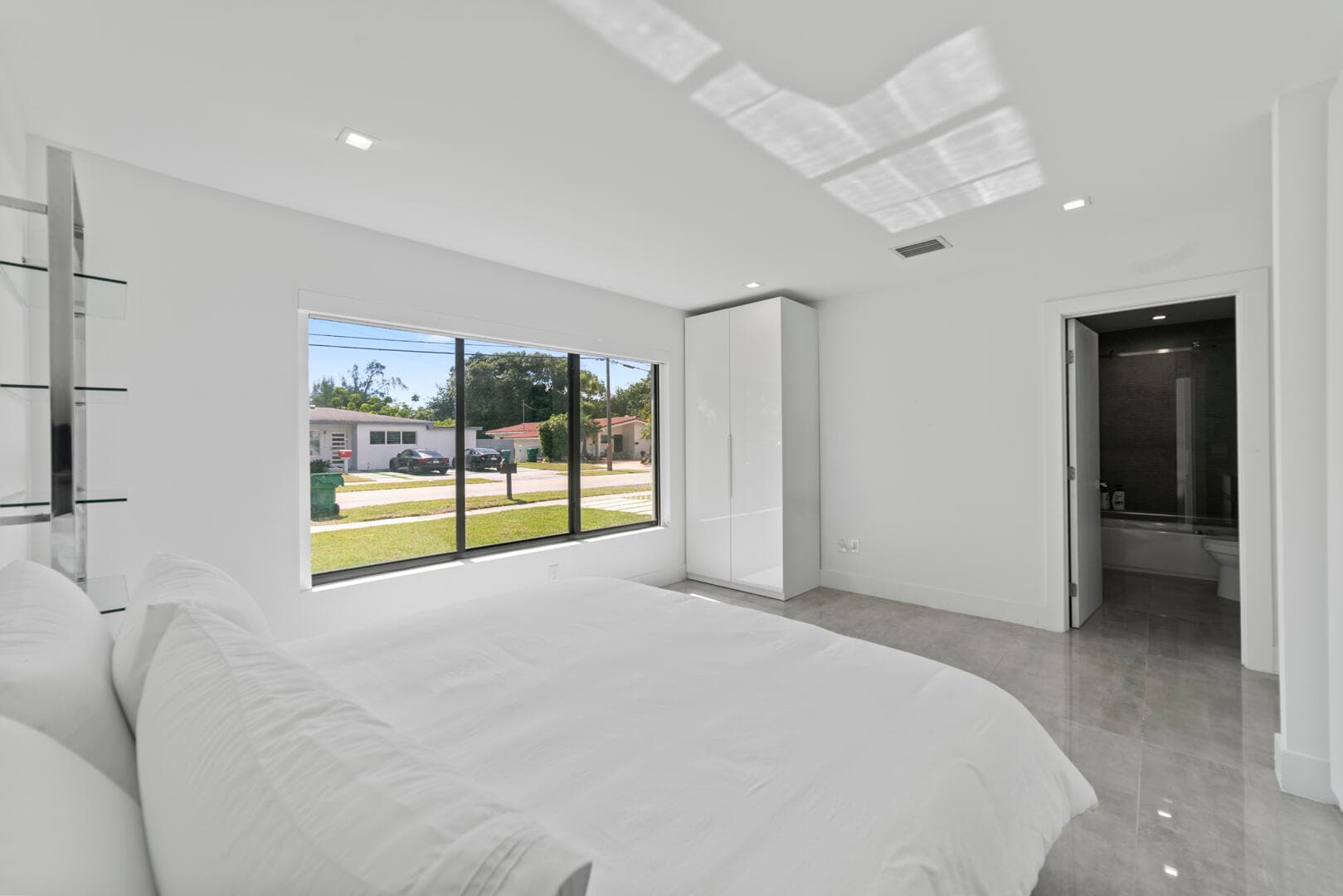 2511 NE 209th Terrace, Miami, FL 33180 — photo 36 of 43