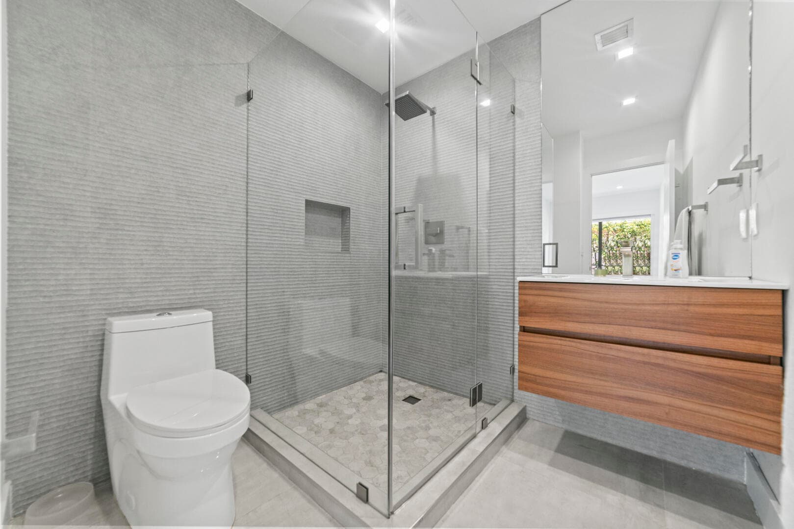 2511 NE 209th Terrace, Miami, FL 33180 — photo 40 of 43