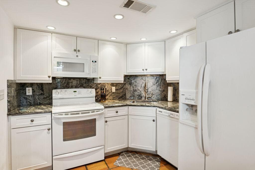 1 Harbourside Drive 1103, Delray Beach, FL 33483 — photo 24 of 40