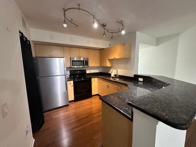 401 Villa Circle, Boynton Beach, FL 33435 — photo 2 of 68