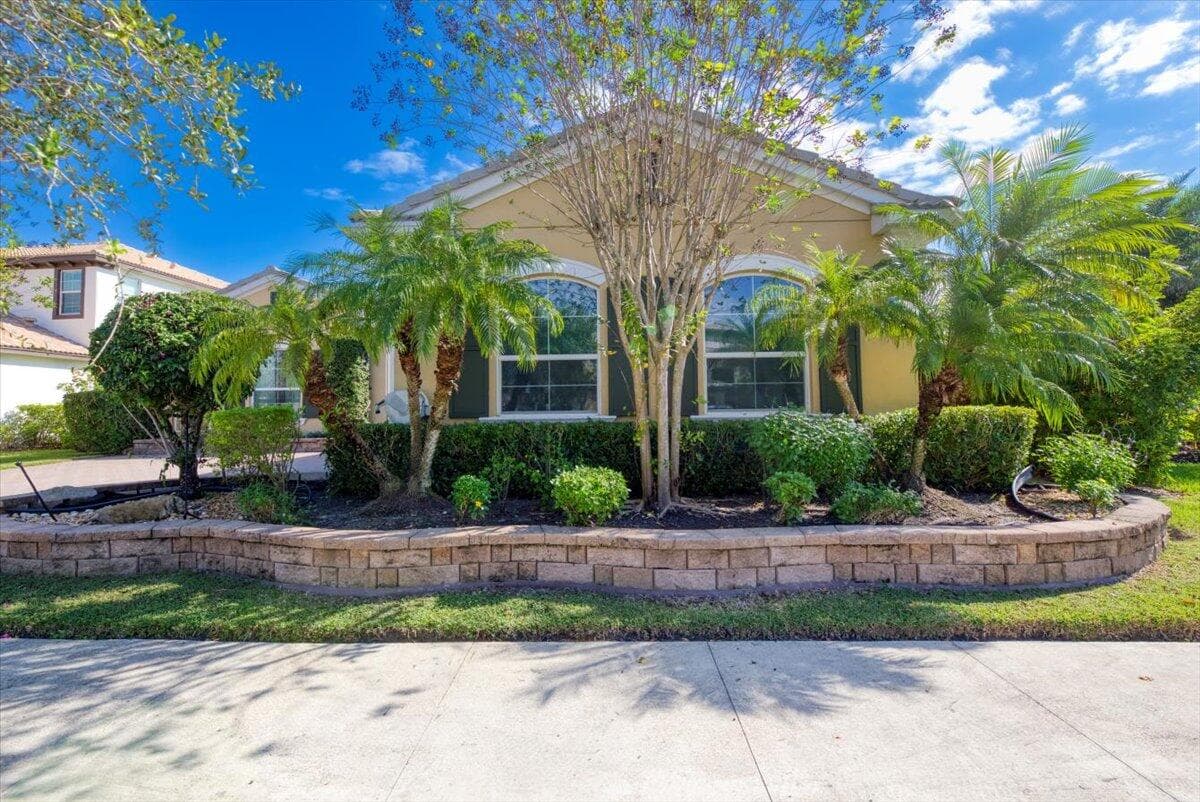 11400 SW Hillcrest Circle, Port St. Lucie, FL 34987 — photo 5 of 101