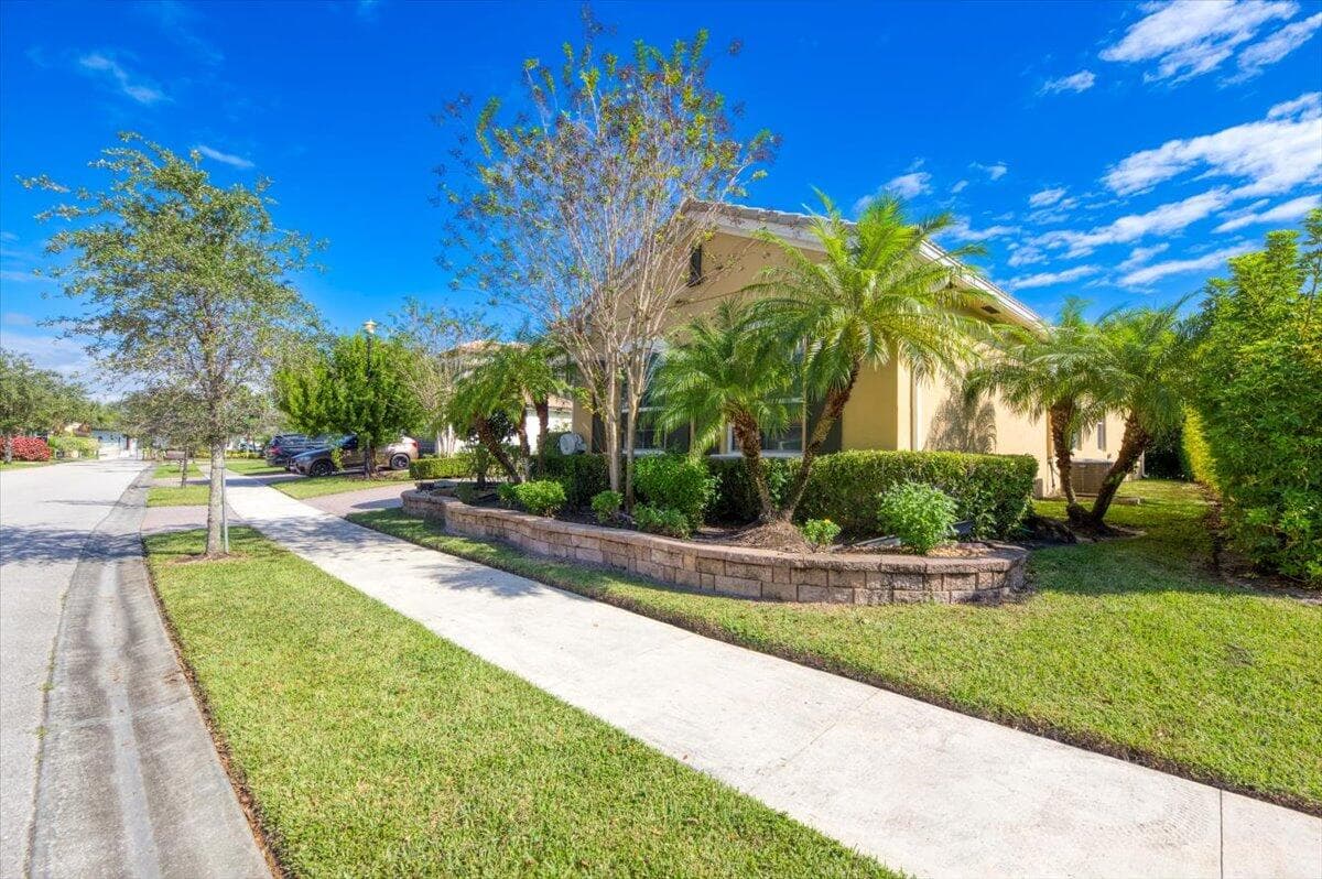 11400 SW Hillcrest Circle, Port St. Lucie, FL 34987 — photo 6 of 101