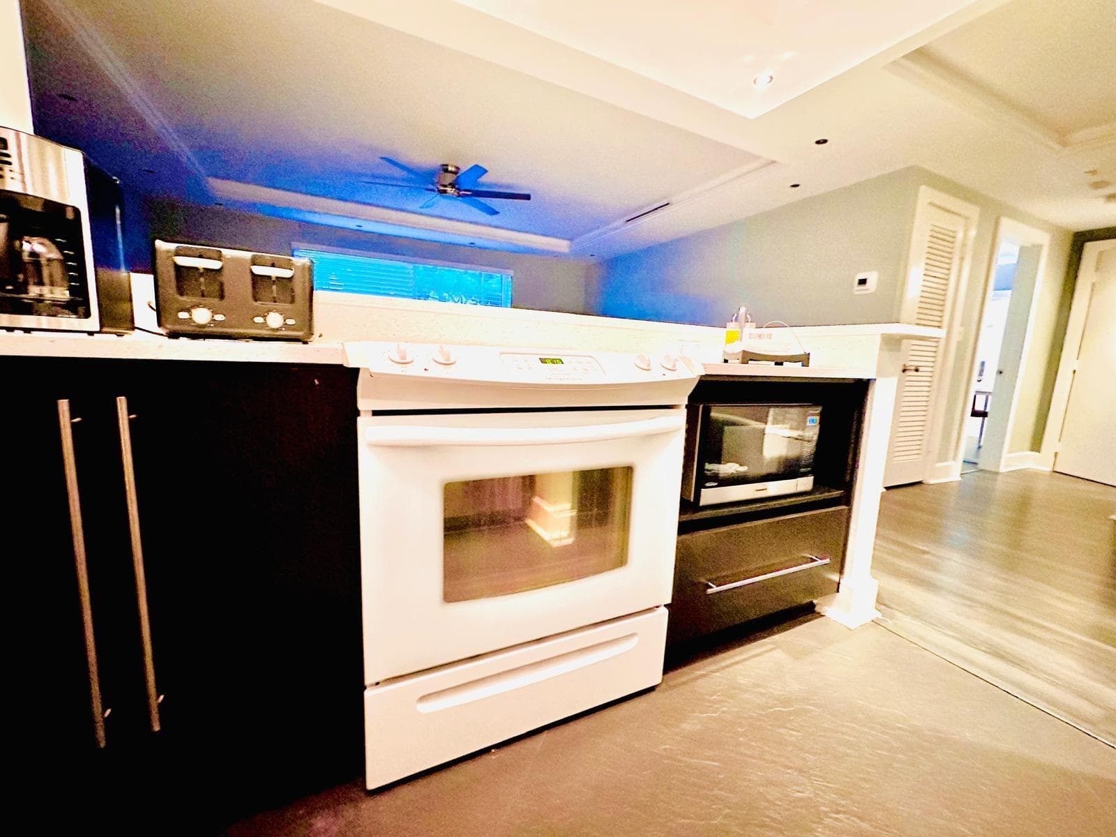 2424 NE 9th Street 112, Fort Lauderdale, FL 33304 — photo 5 of 17