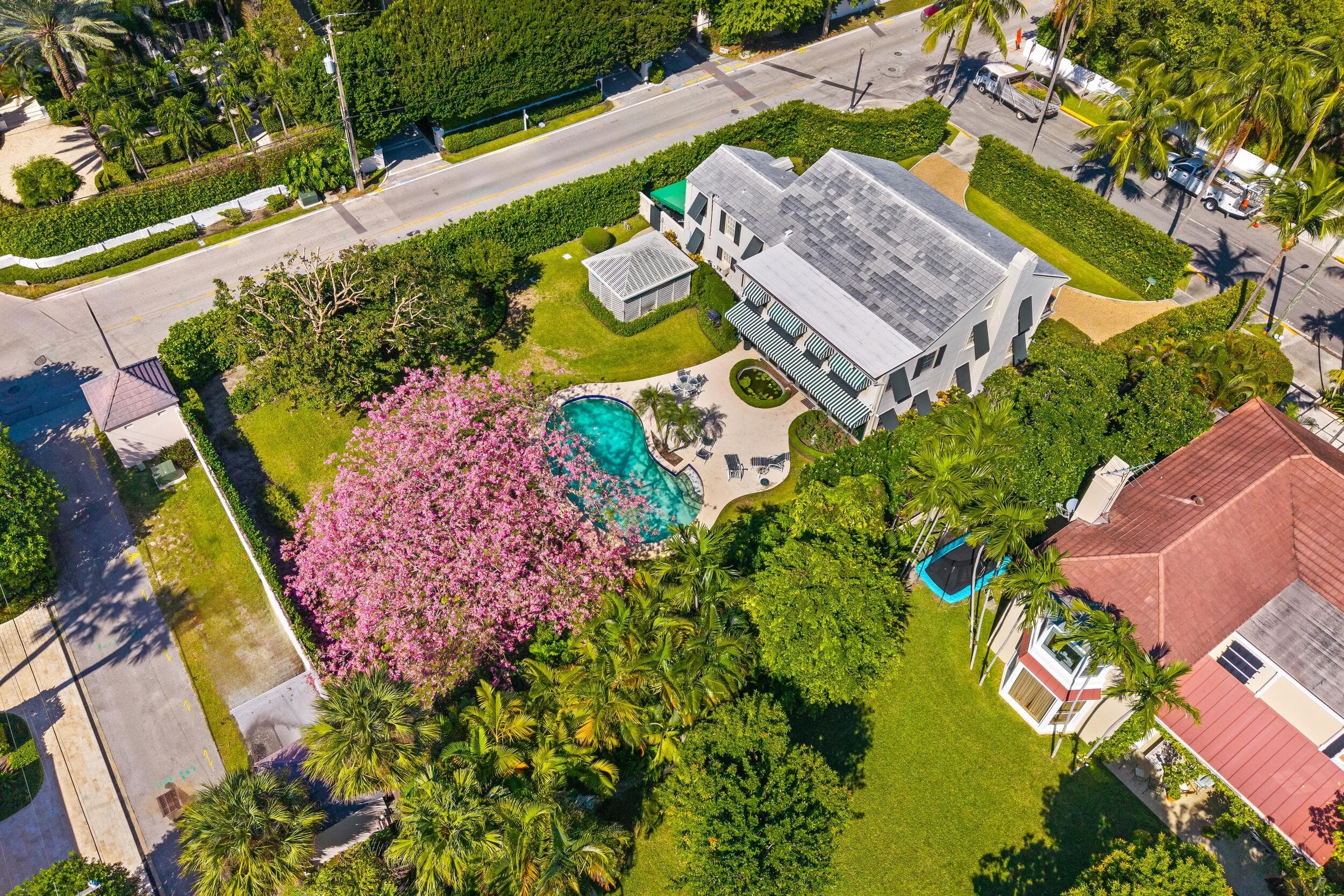 334 Barton Avenue, Palm Beach, FL 33480 — photo 4 of 17