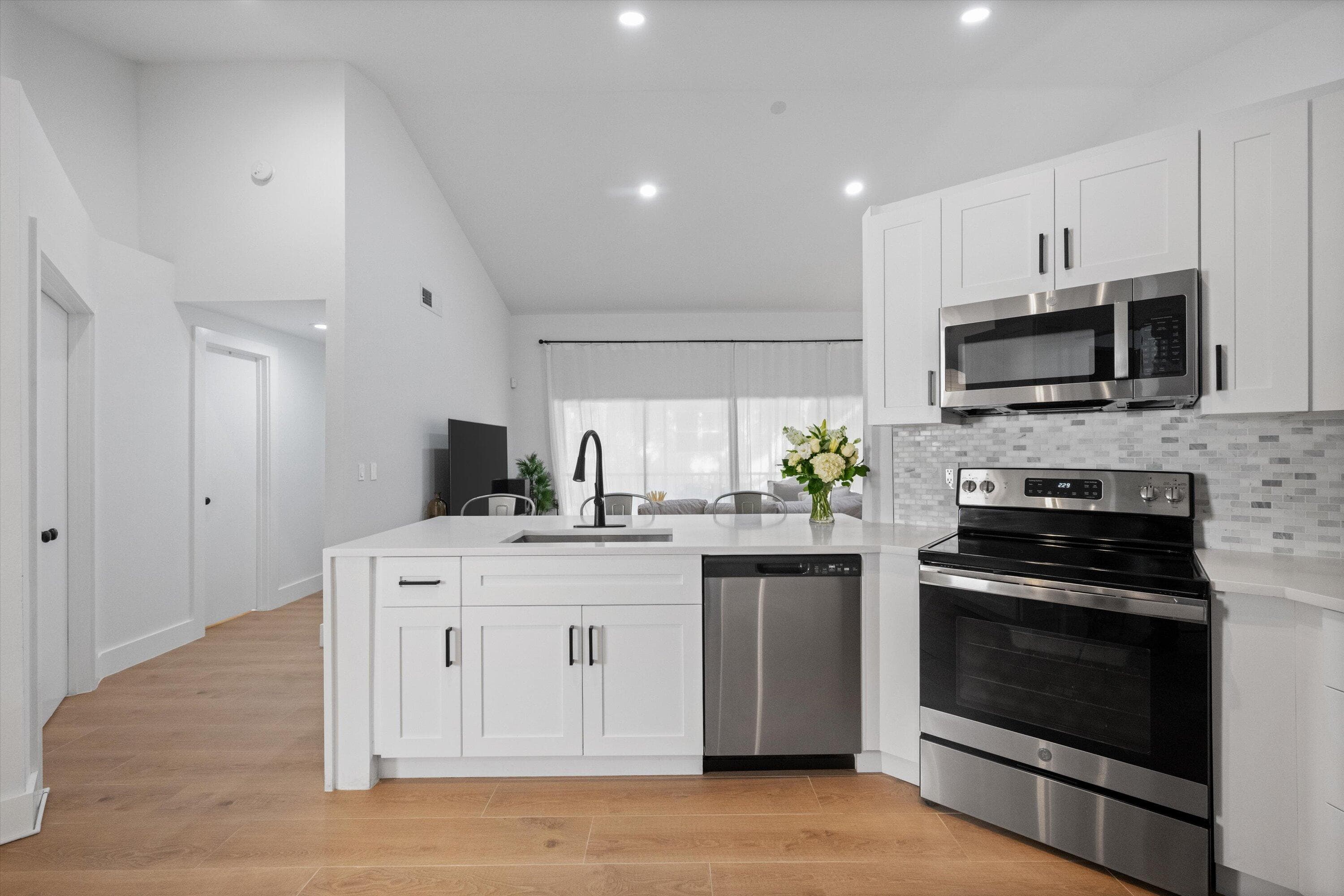 12628 Shoreline Drive 9e, Wellington, FL 33414 — photo 13 of 27