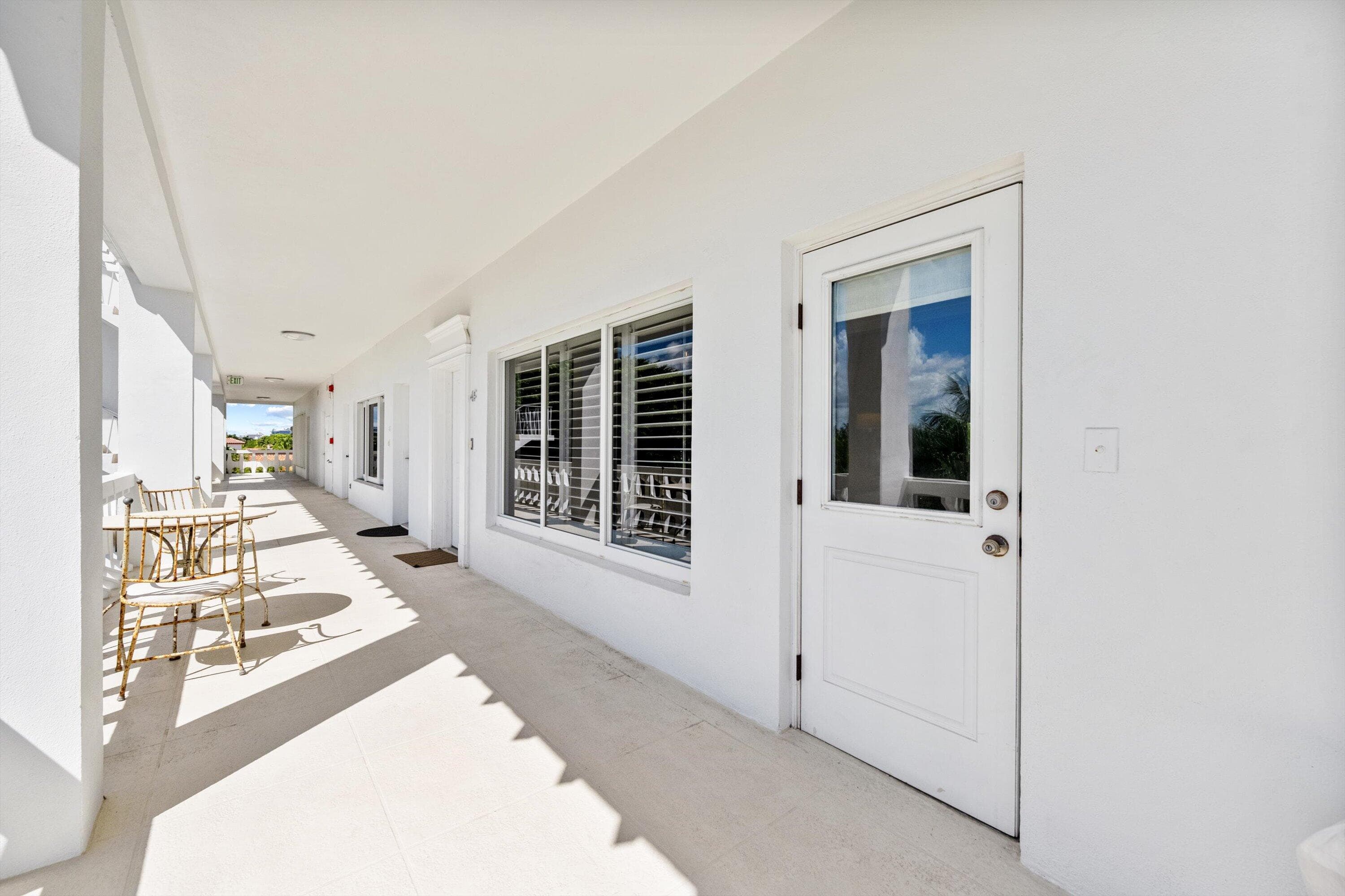 300 S Ocean Boulevard 4f, Palm Beach, FL 33480 — photo 2 of 19