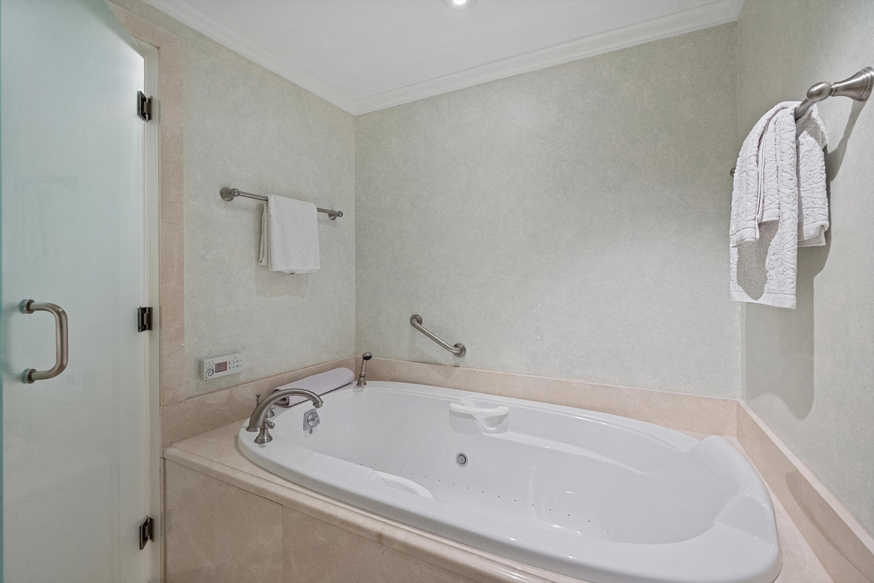 150 N Ocean Boulevard Ph 3, Palm Beach, FL 33480 — photo 24 of 32