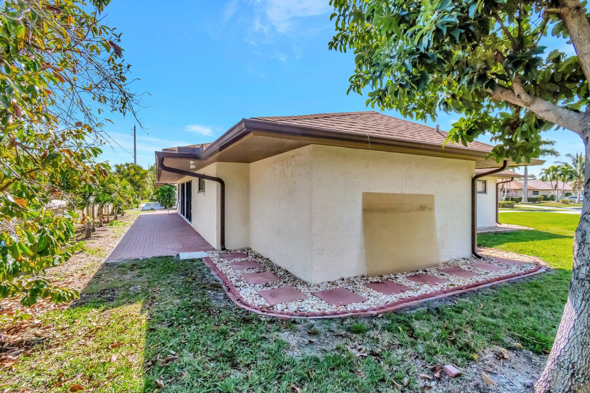 10298 Greentrail Drive N, Boynton Beach, FL 33436 — photo 22 of 51