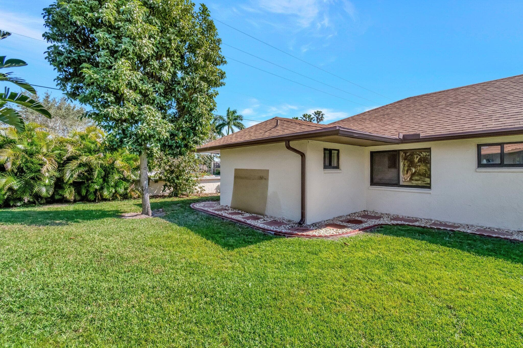 10298 Greentrail Drive N, Boynton Beach, FL 33436 — photo 31 of 51