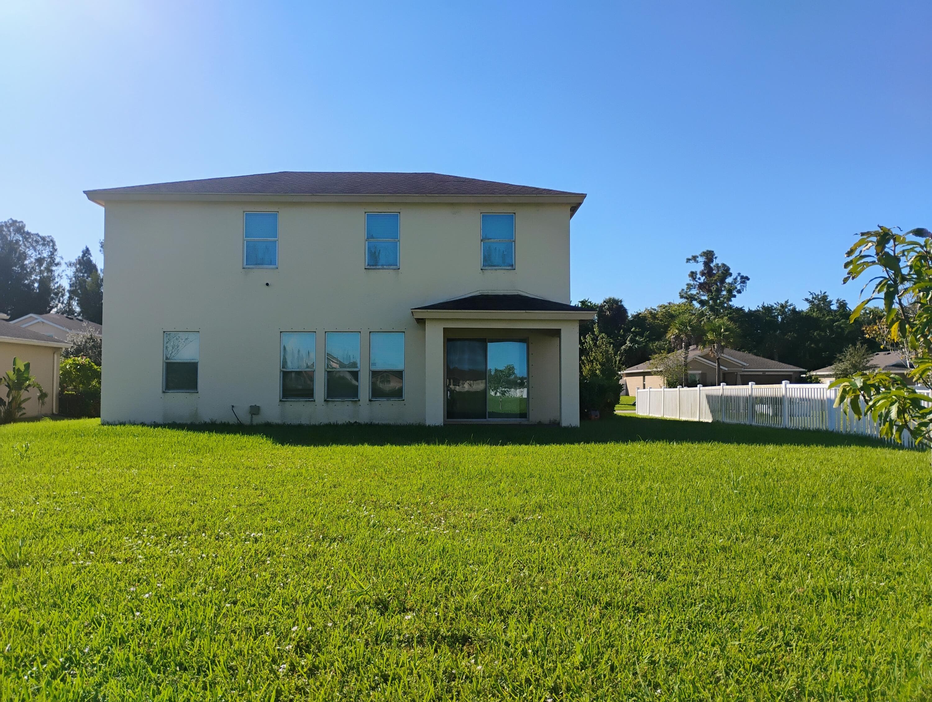 885 Bent Creek Drive, Fort Pierce, FL 34947 — photo 4 of 25
