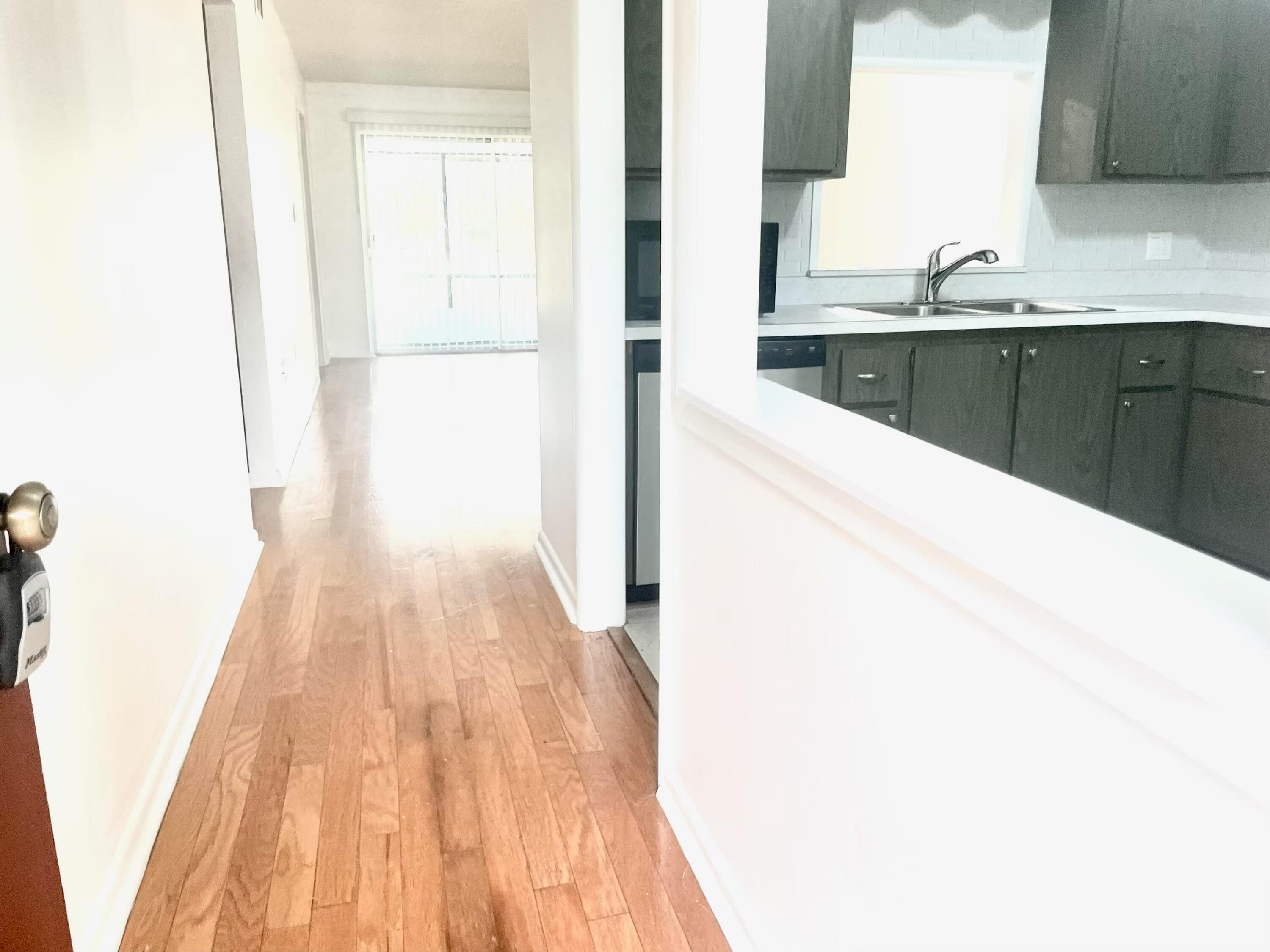 2302 Sunrise Boulevard 202, Fort Pierce, FL 34982 — photo 4 of 9