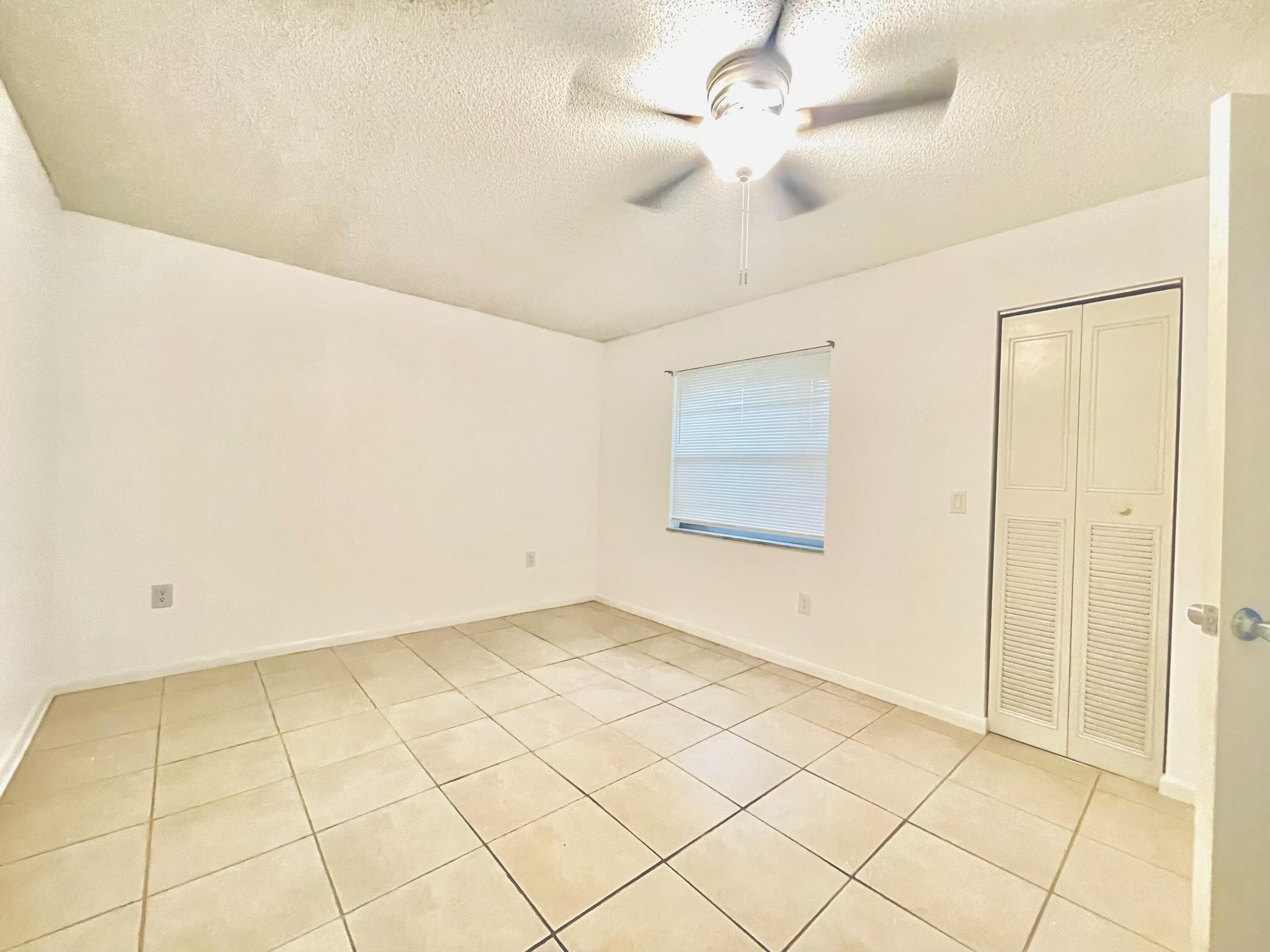 2302 Sunrise Boulevard 202, Fort Pierce, FL 34982 — photo 8 of 9