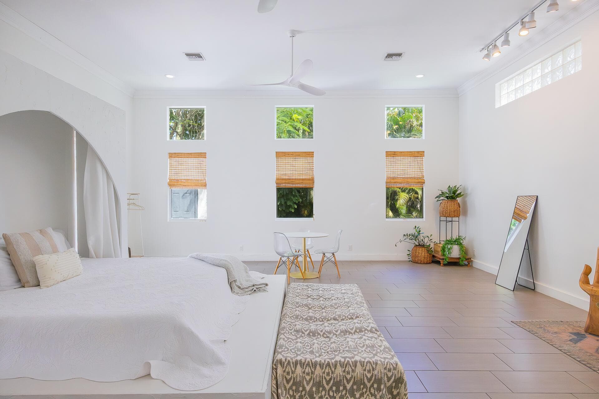 717 Forest Hill Boulevard, West Palm Beach, FL 33405 — photo 18 of 71