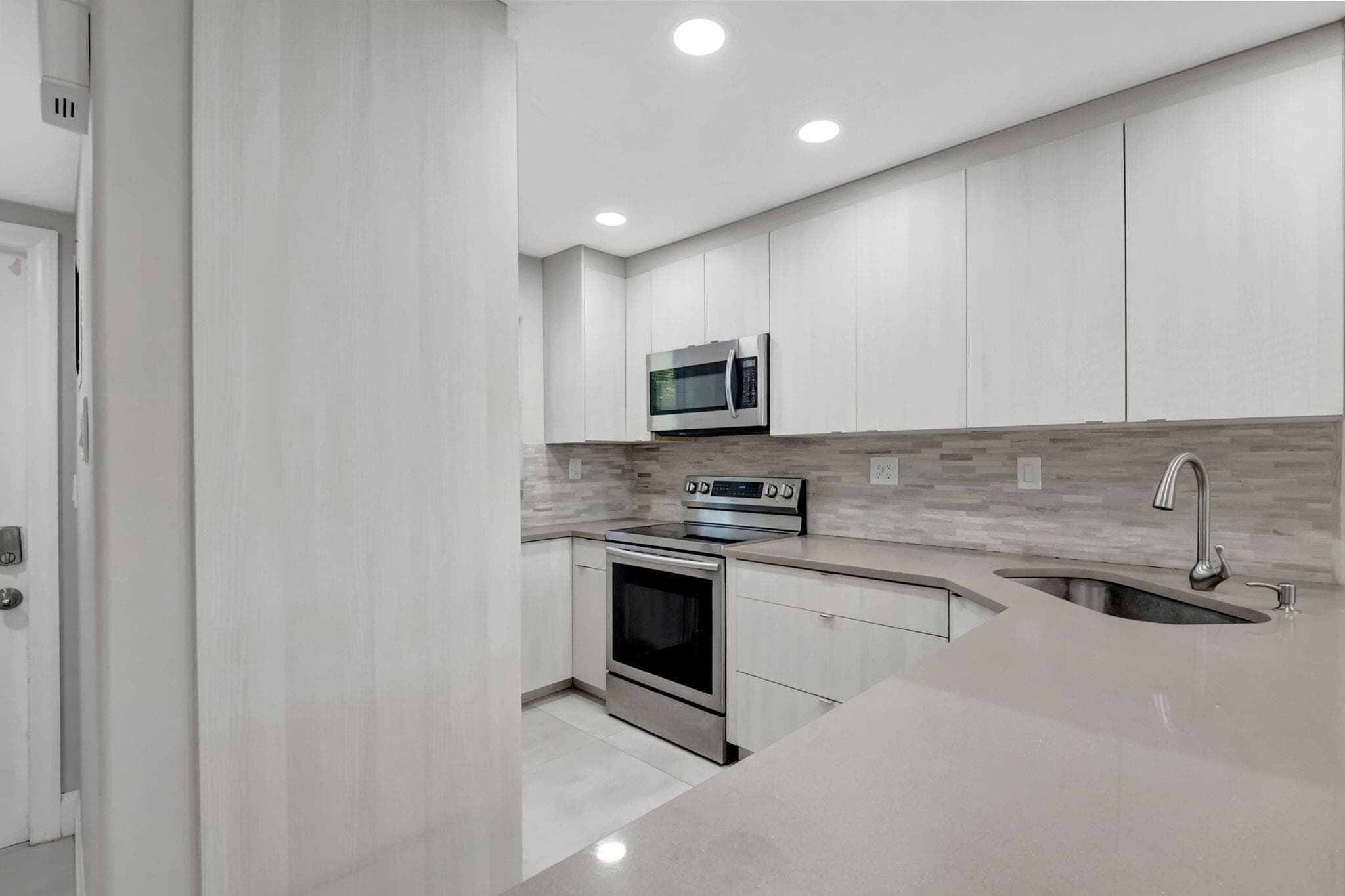 750 NE Spanish River Boulevard 103, Boca Raton, FL 33431 — photo 13 of 45