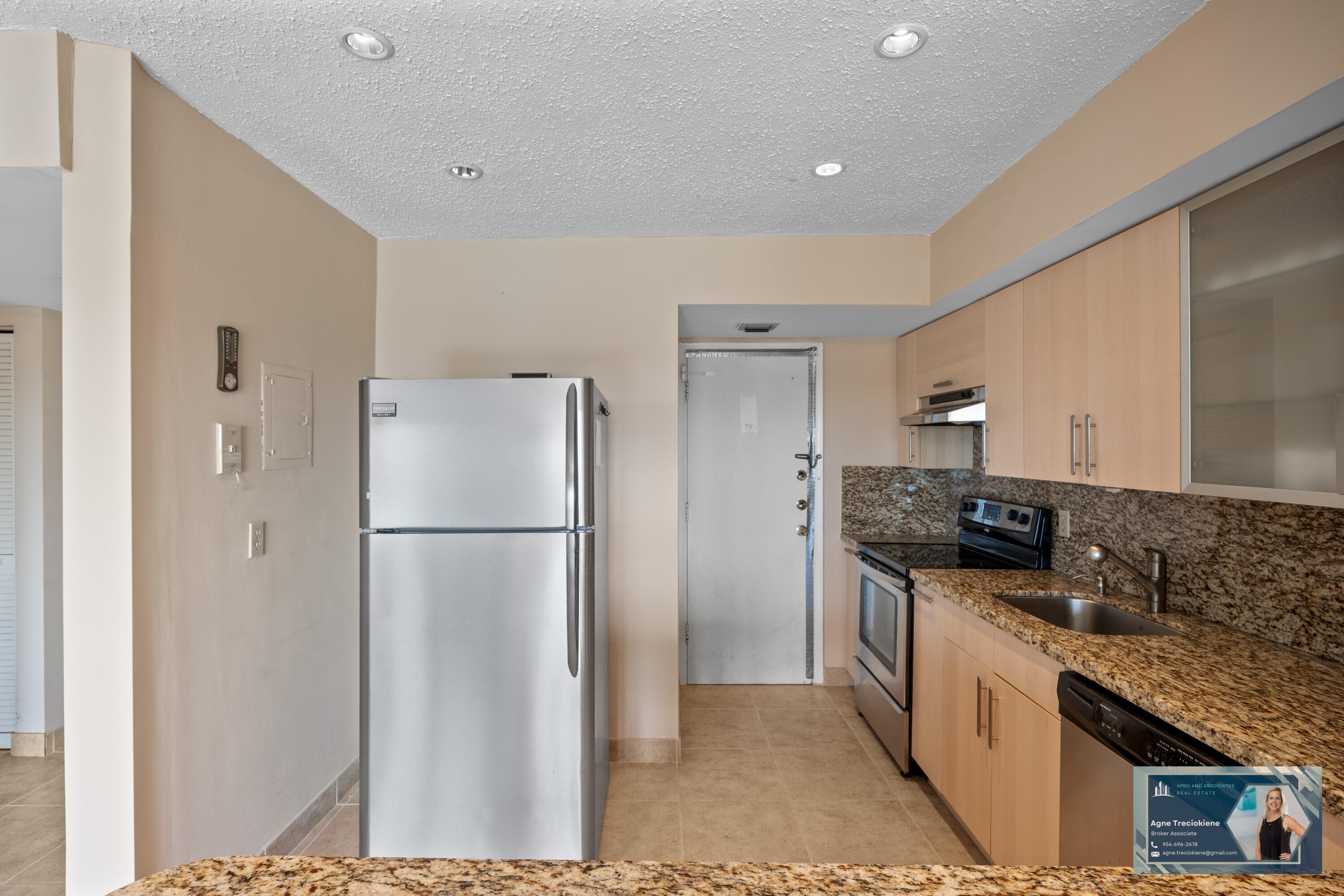 300 Diplomat Parkway 607, Hallandale Beach, FL 33009 — photo 15 of 45
