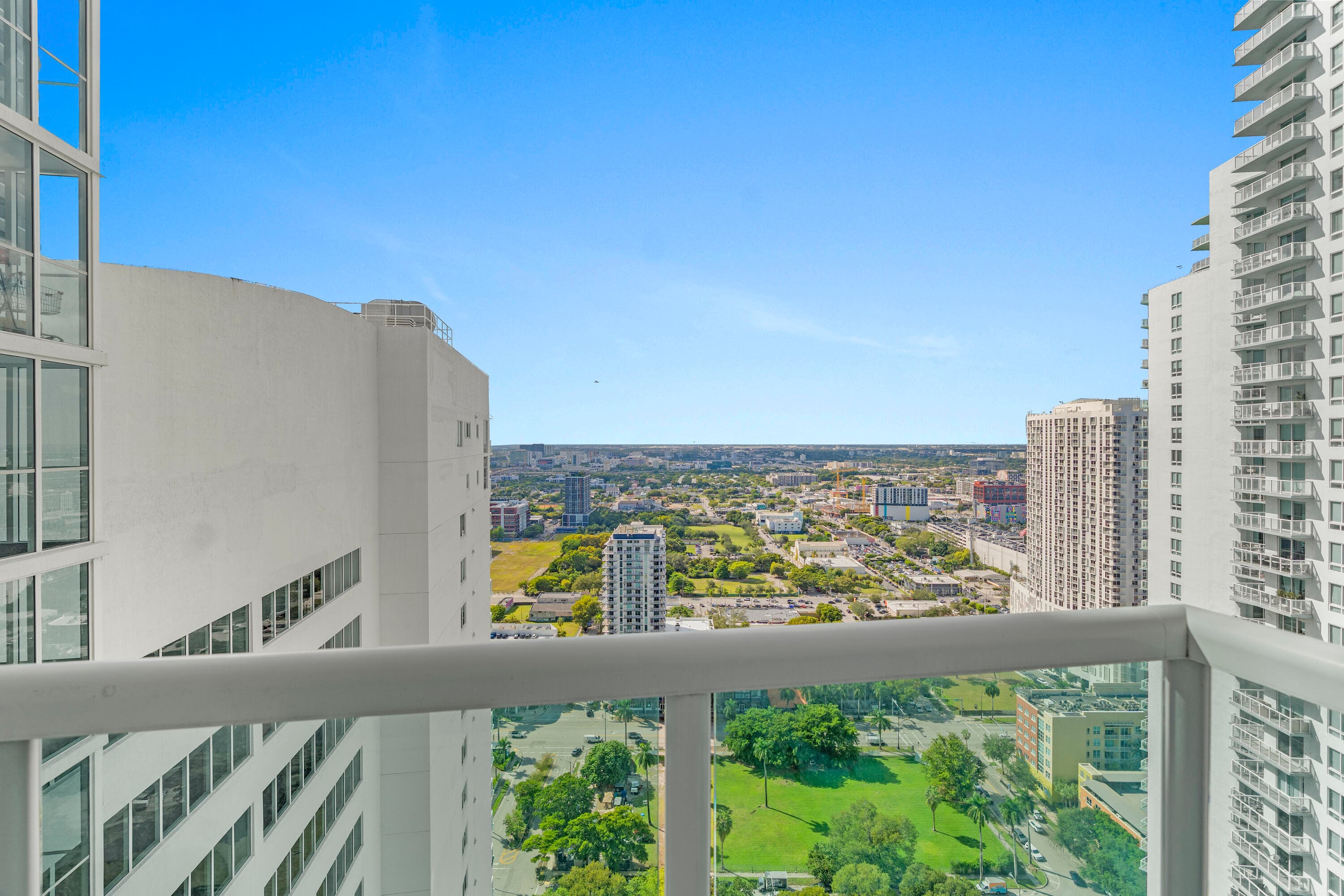 1800 N Bayshore Drive 3802, Miami, FL 33132 — photo 17 of 54
