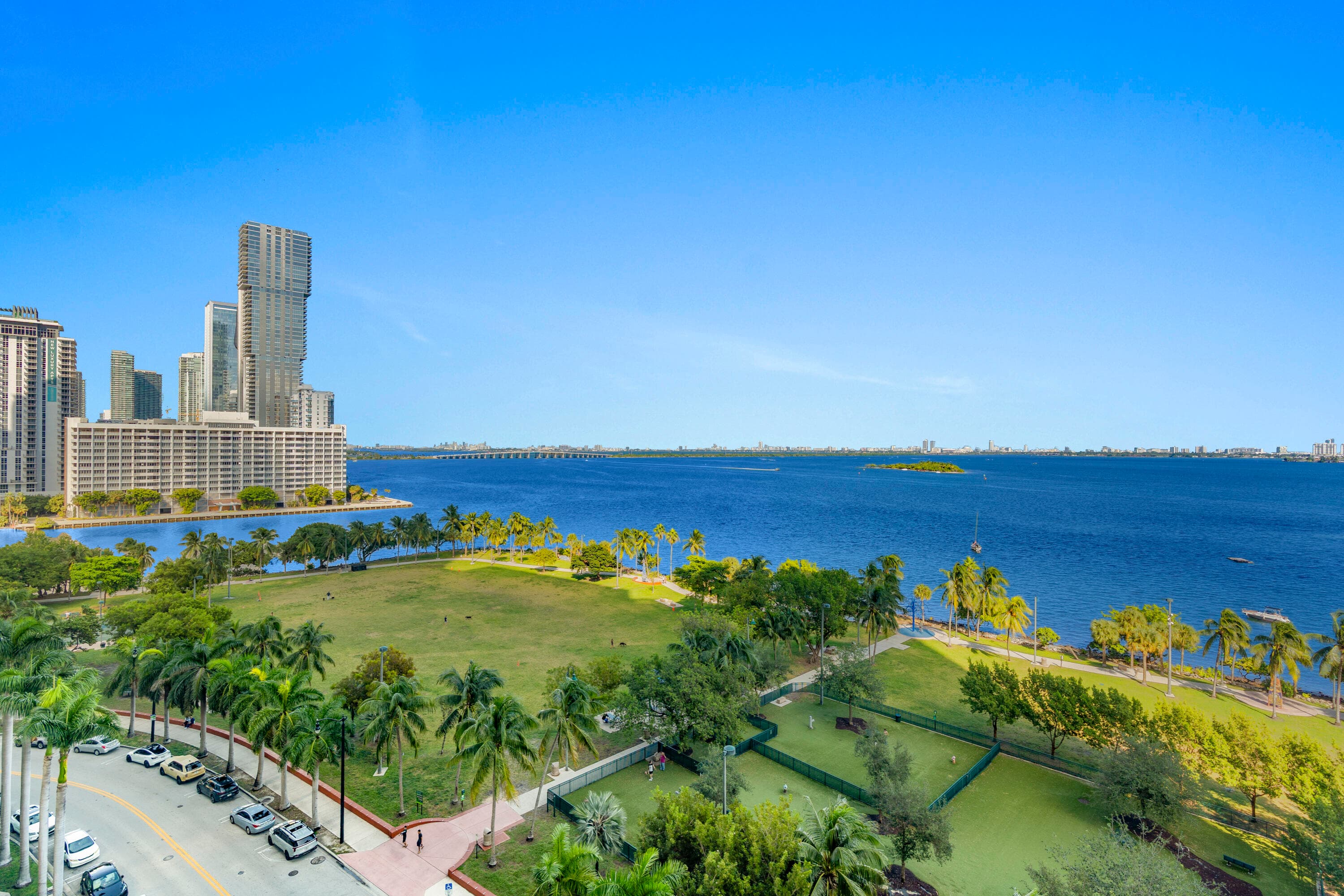 1800 N Bayshore Drive 3802, Miami, FL 33132 — photo 39 of 54